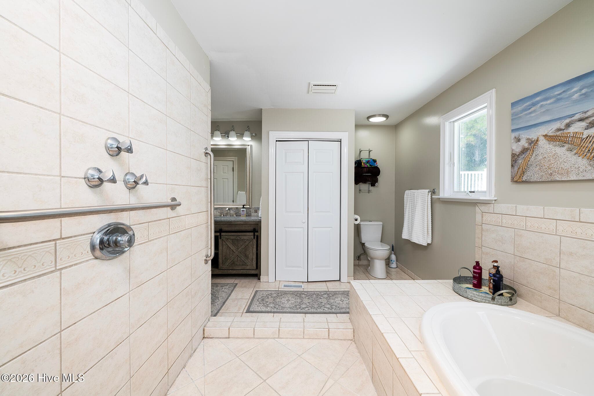 Primary Bathroom - 5616 Gondolier Drive, New Bern, NC 28560