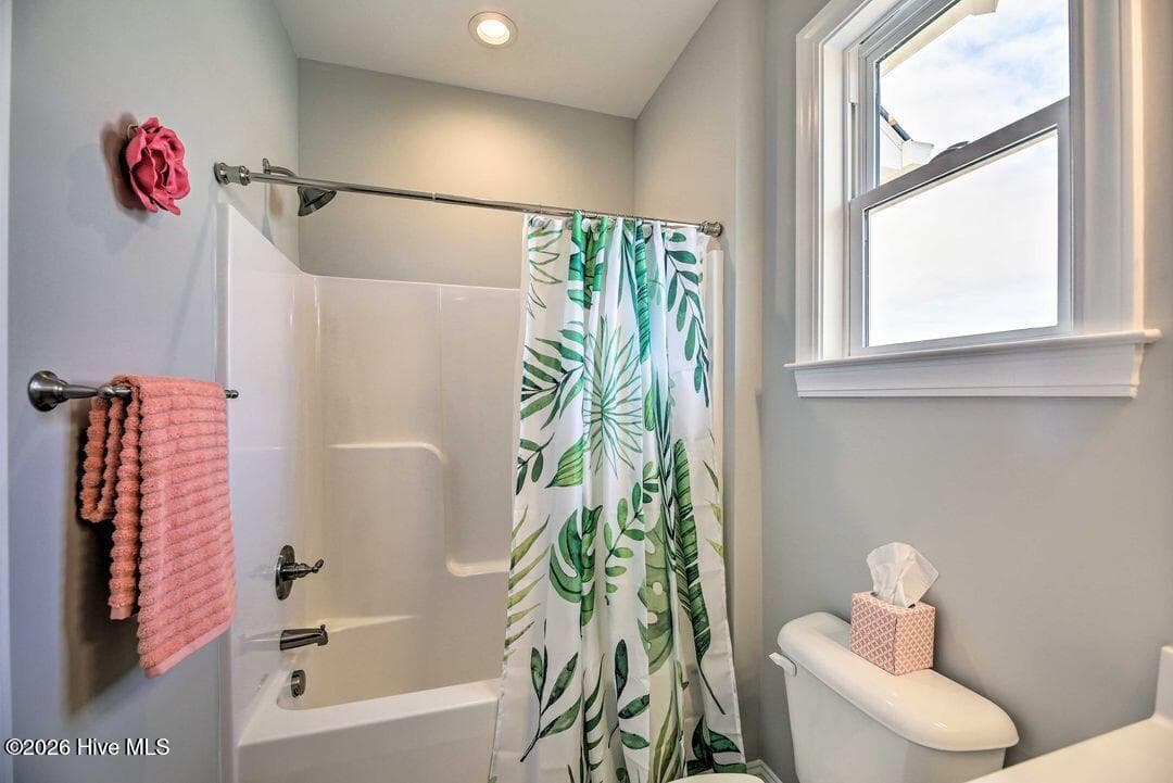 Single Family Residence at 124 Salt Marsh Way, Atlantic Beach, NC 28512, photo 16 of 34