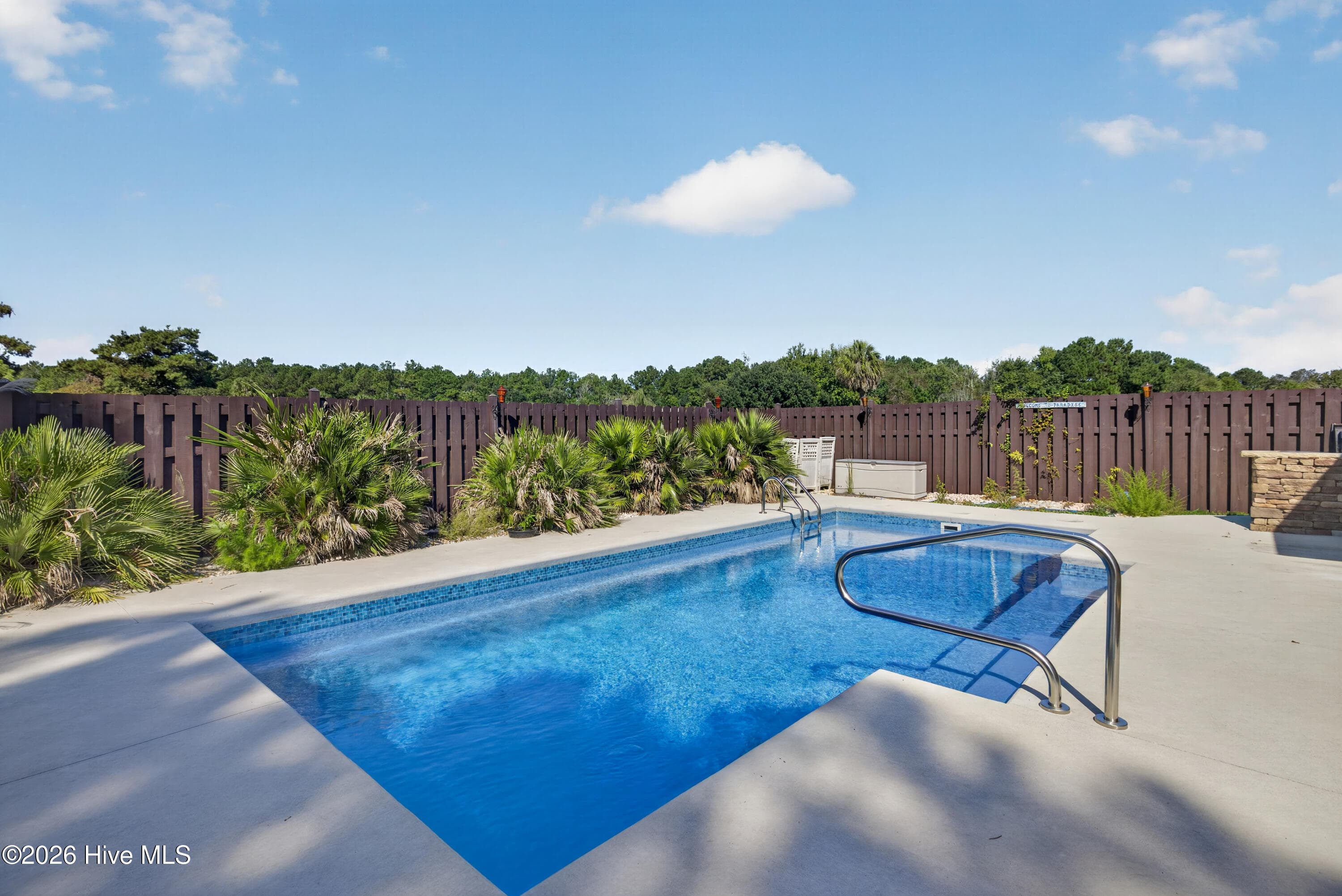 Single Family Residence at 106 Bogey Court, Hampstead, NC 28443, photo 10 of 52