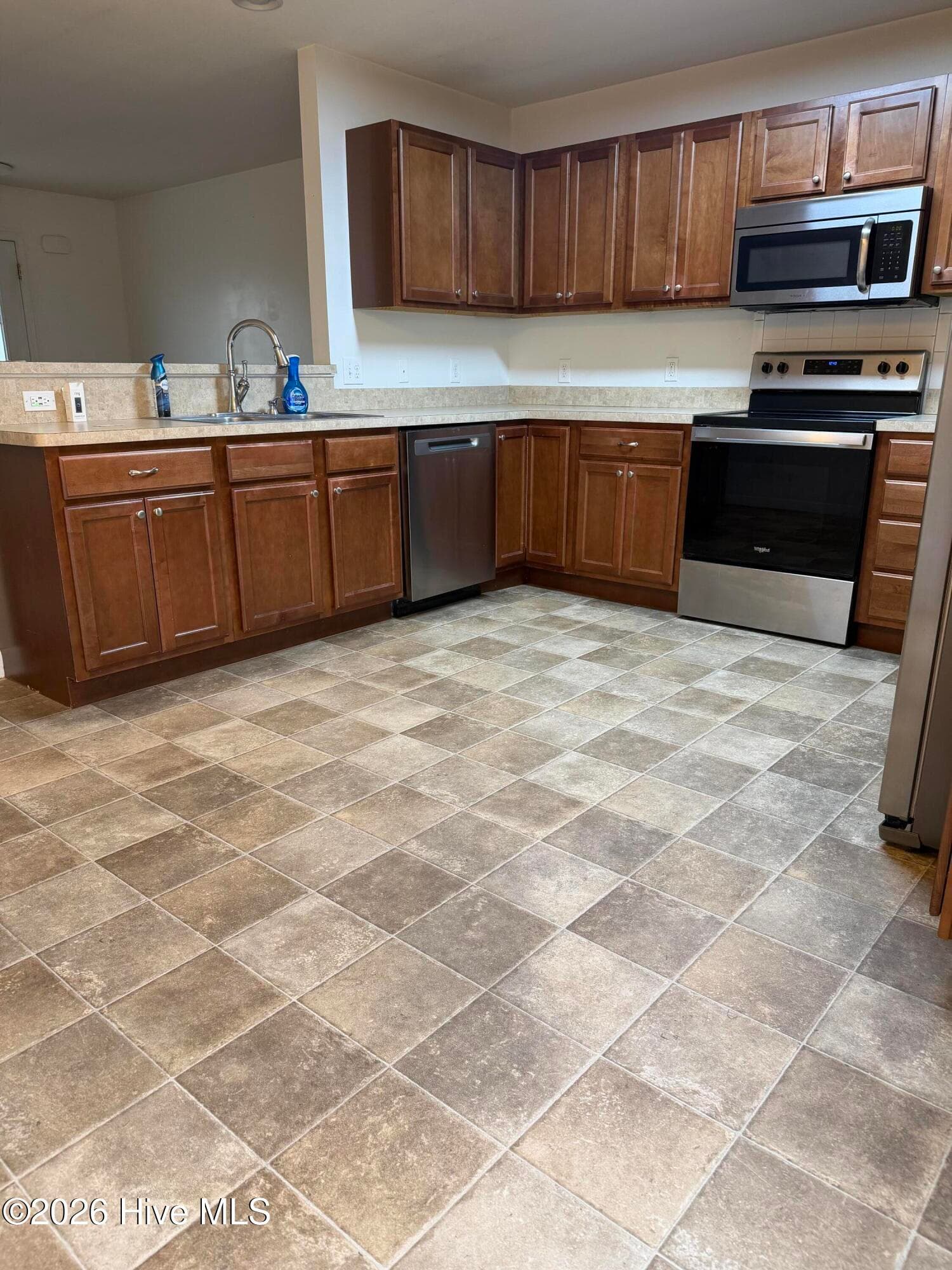 kitchen - 800 Kylers Way, Elizabeth City, NC 27909
