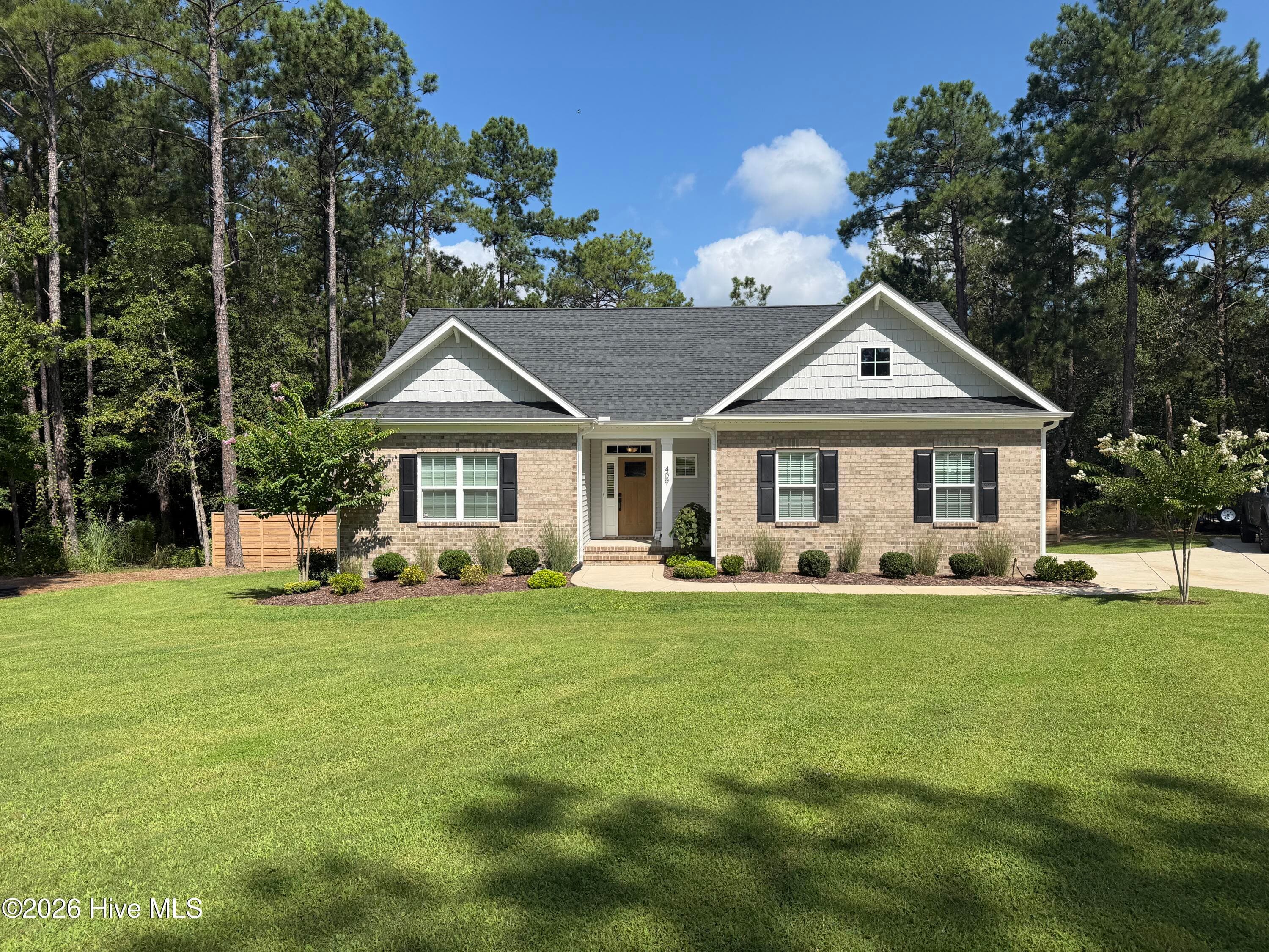 Single Family Residence at 409 Piney Oak Drive, Carthage, NC 28327, photo 8 of 61