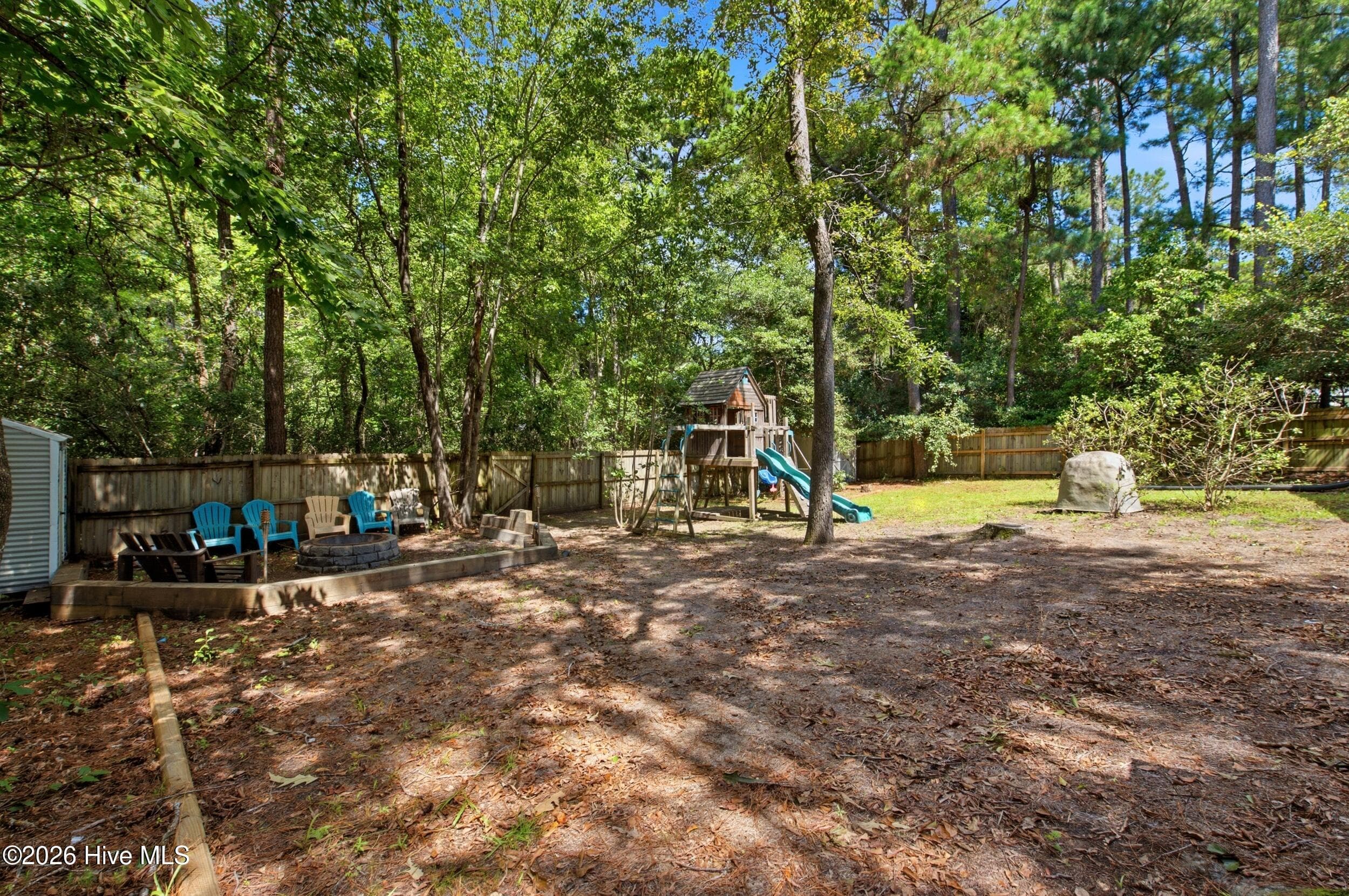 Single Family Residence at 122 Pond View Circle, Hampstead, NC 28443, photo 38 of 43