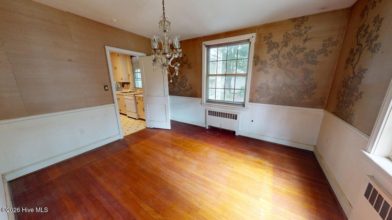 Single Family Residence at 808 W South Street W, Ahoskie, NC 27910, photo 6 of 50