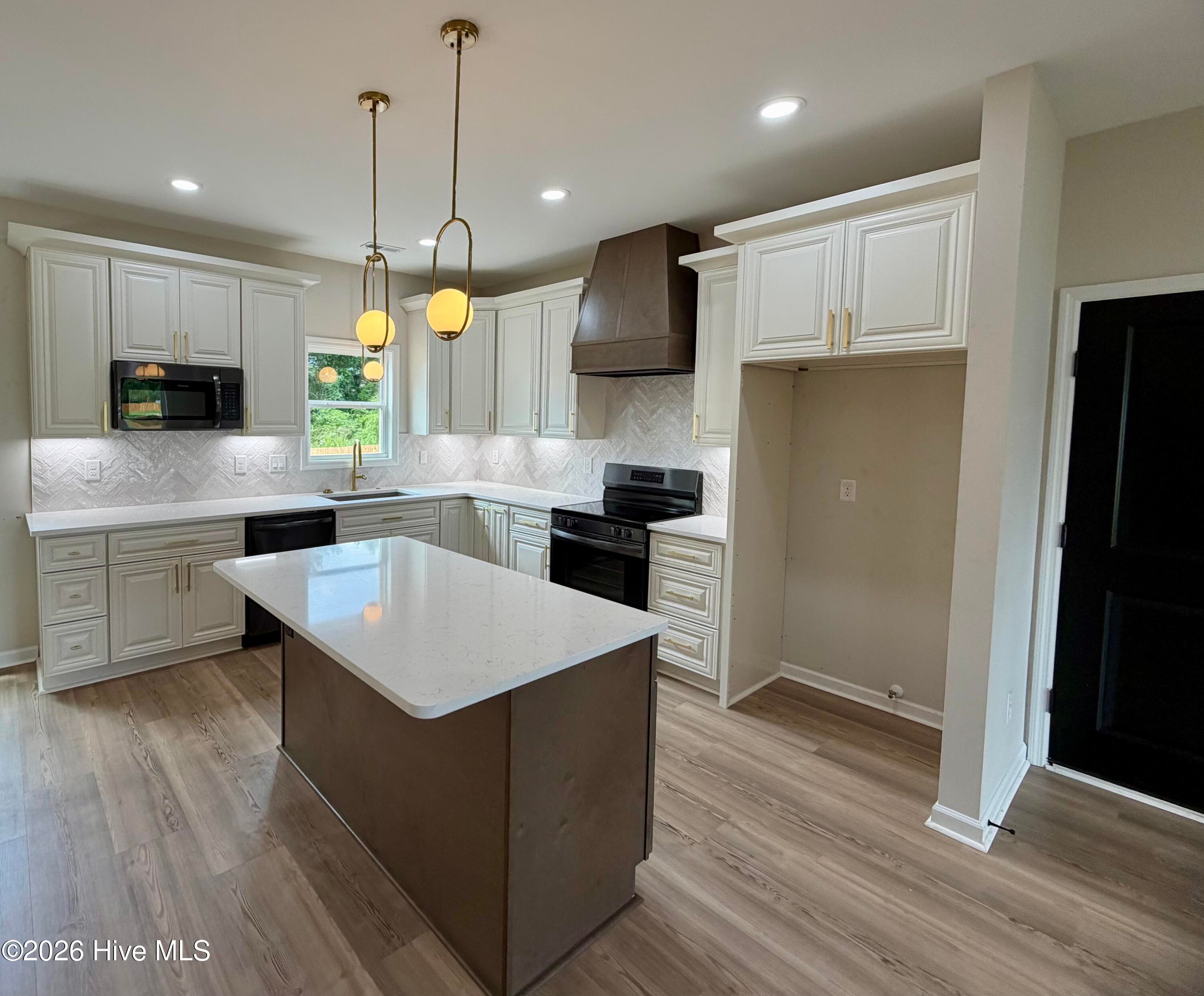 Single Family Residence at 406 Wade Drive, Richlands, NC 28574, photo 12 of 86