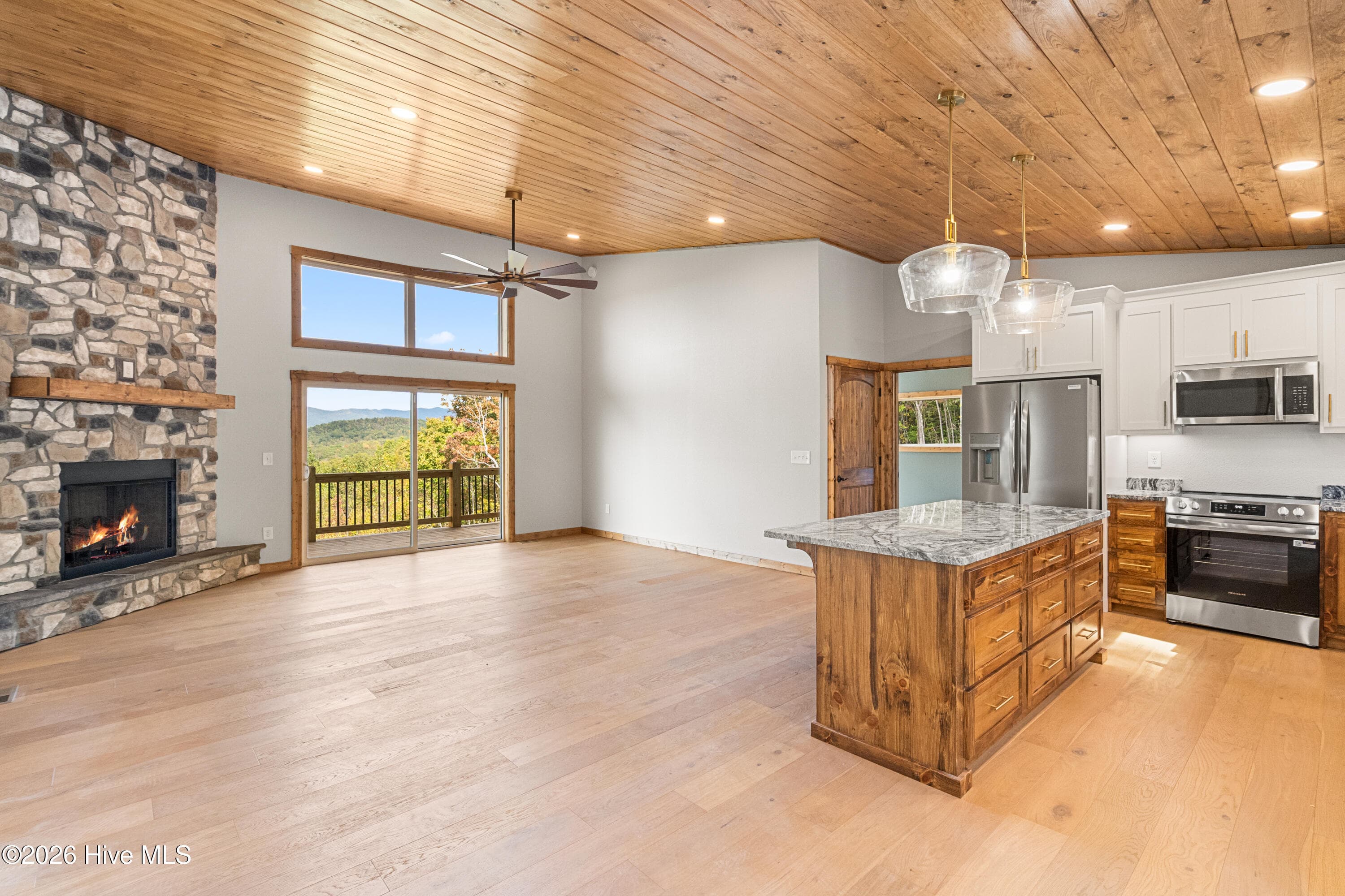 Single Family Residence at 447 Big Sky Drive, Murphy, NC 28906, photo 11 of 39