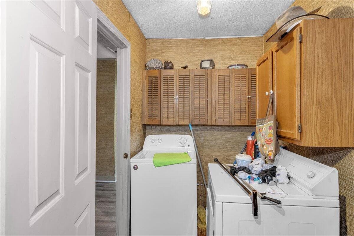 laundry room - 7025 Rance Perry Road, Appling, GA 30802