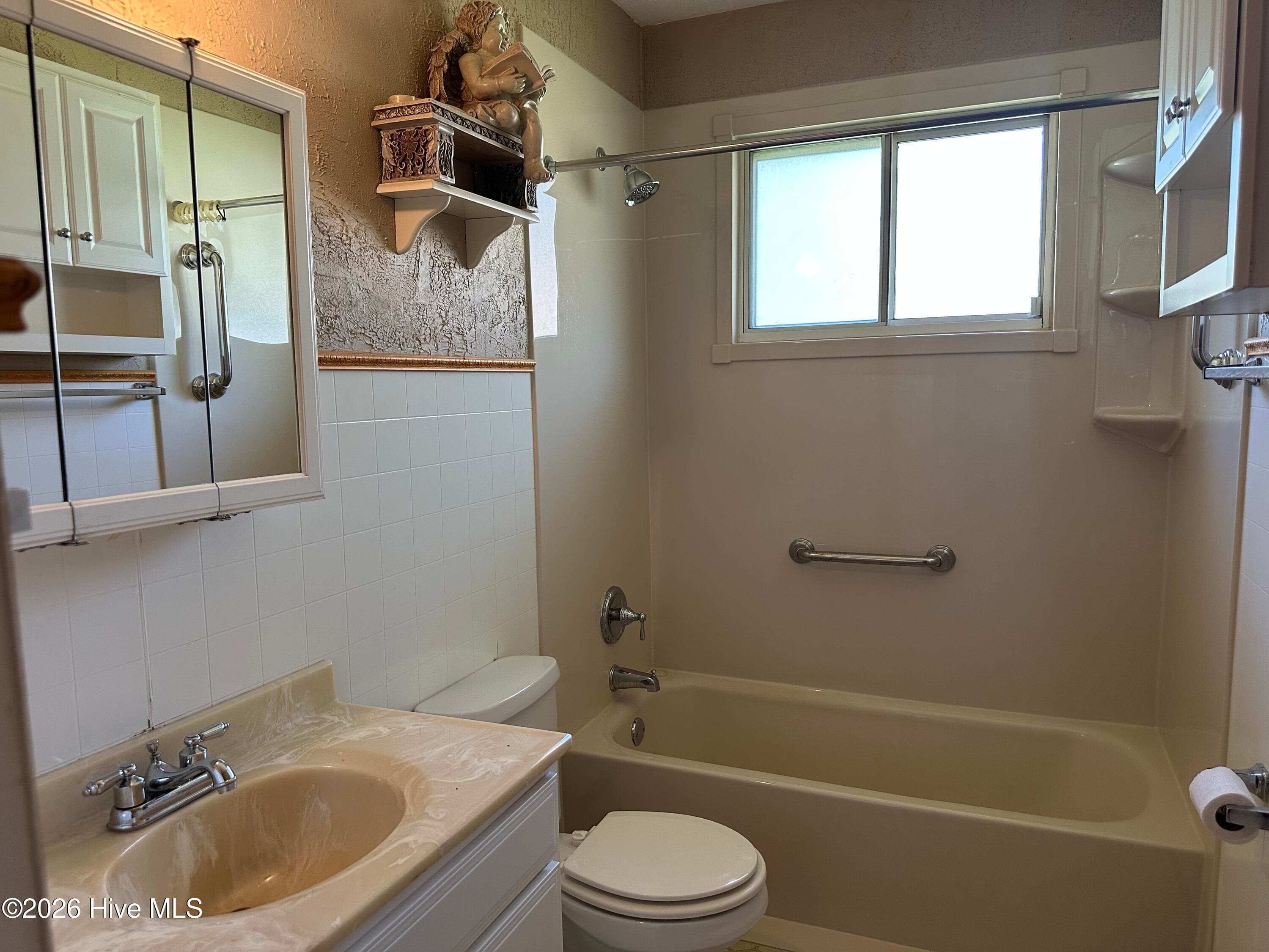 Guest Bathroom - 1715 Fairwood Drive, Augusta, GA 30909