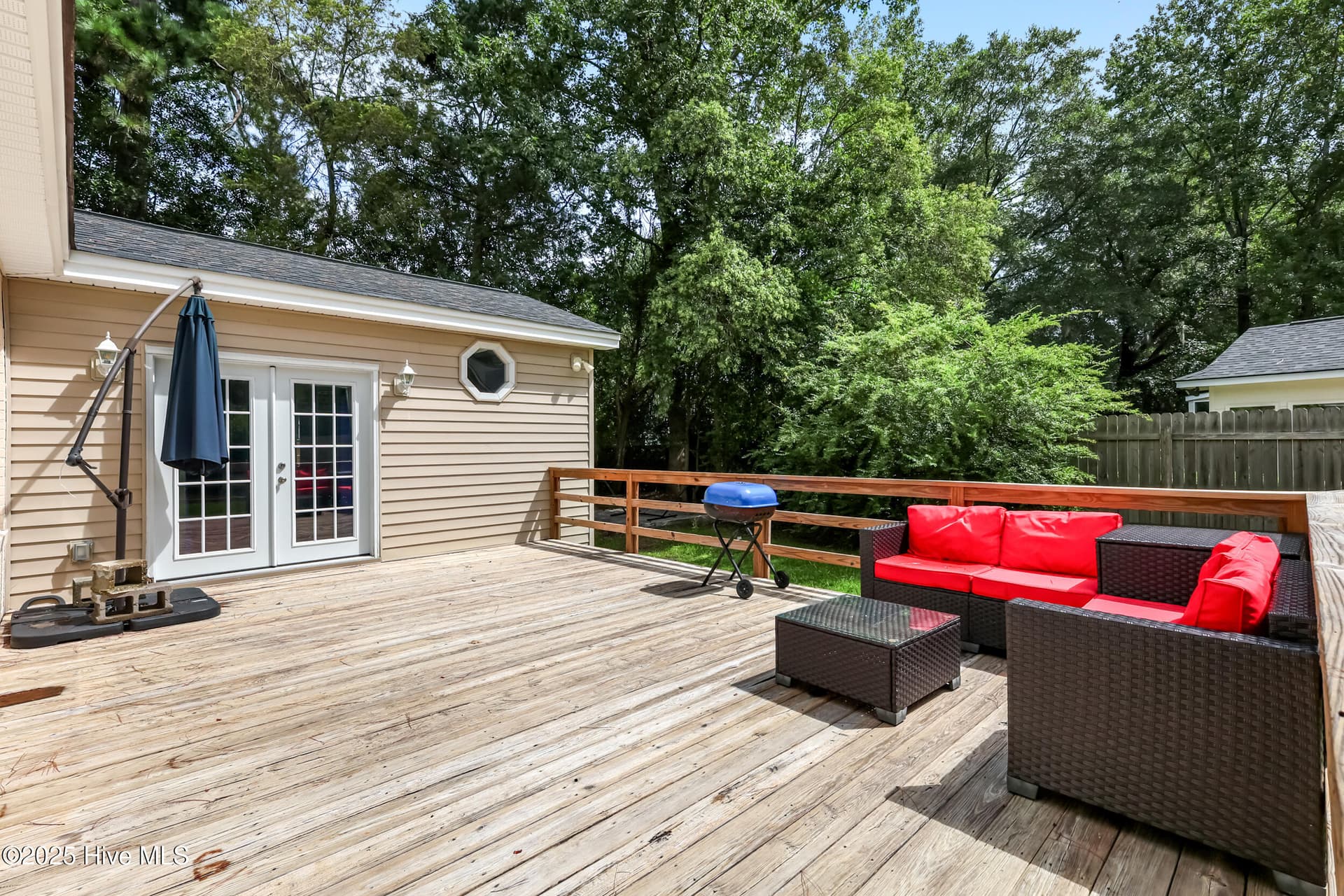 Single Family Residence at 827 Colonial Drive, Wilmington, NC 28403, photo 24 of 27