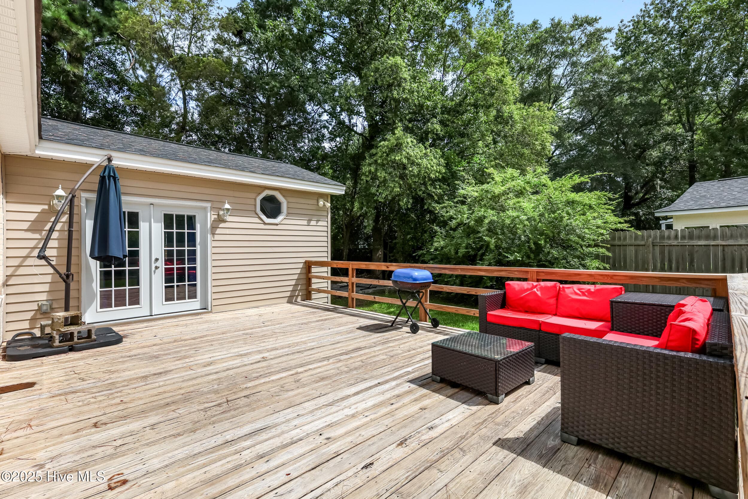 Single Family Residence at 827 Colonial Drive, Wilmington, NC 28403, photo 24 of 27