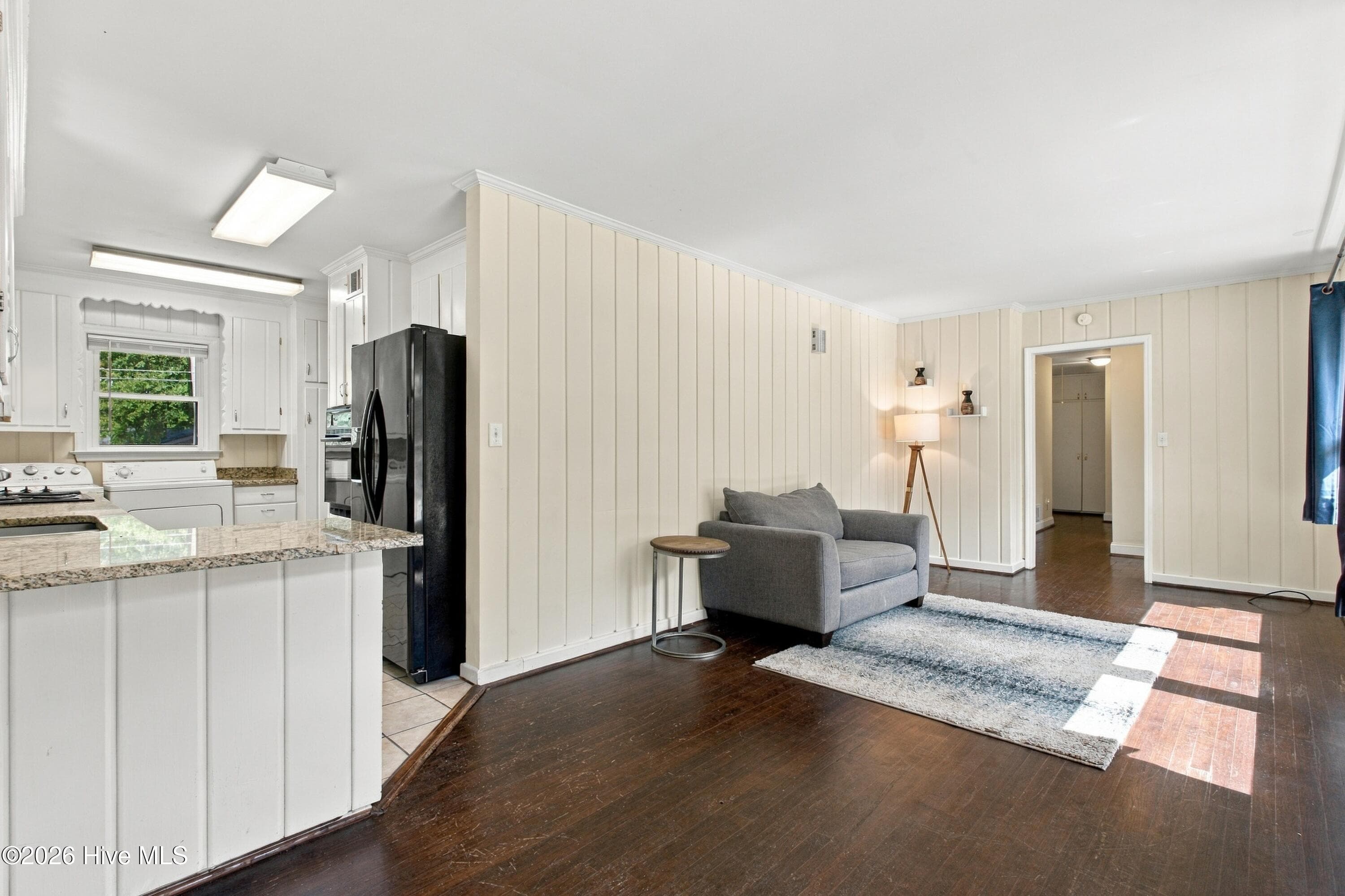Kitchen/Living Combo - 825 Greenlawn Drive, Columbia, SC 29209