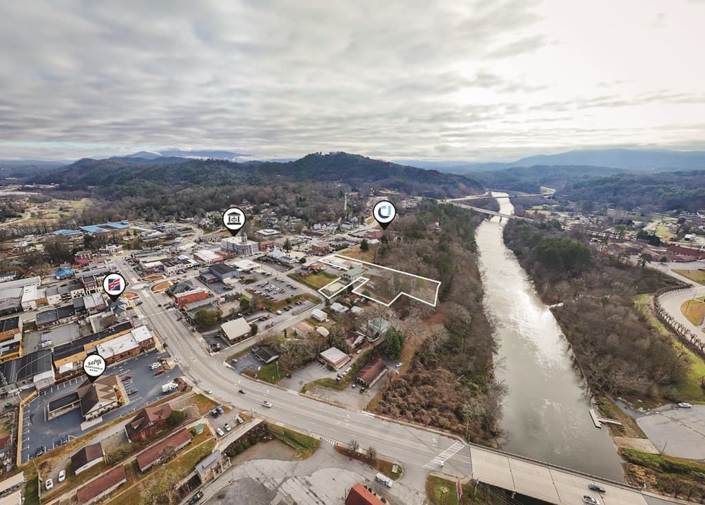 property overlay and the oriention of the property - 89 Sycamore Street, Murphy, NC 28906