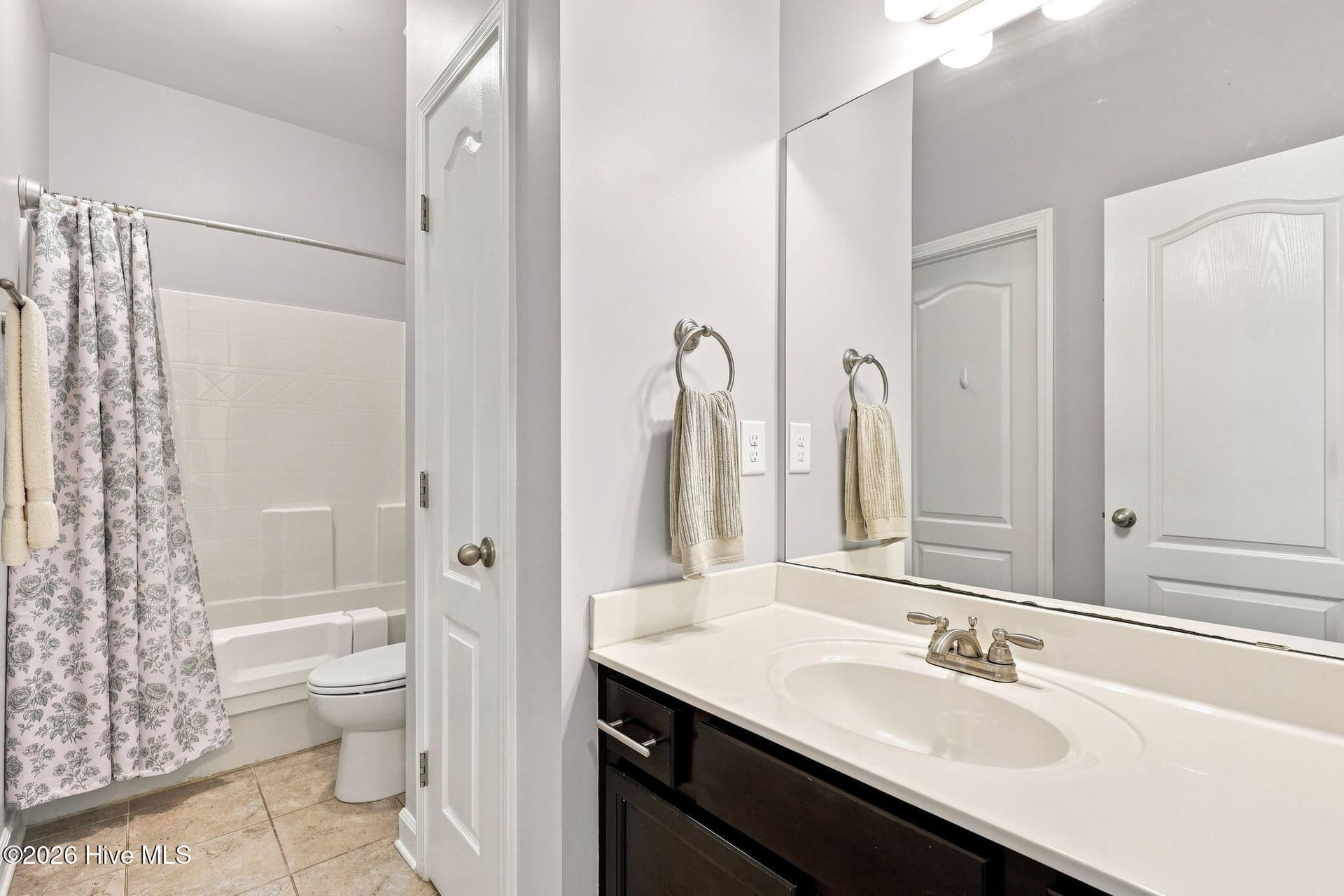 Shared Full Bath - 108 Katydid Court, Hampstead, NC 28443