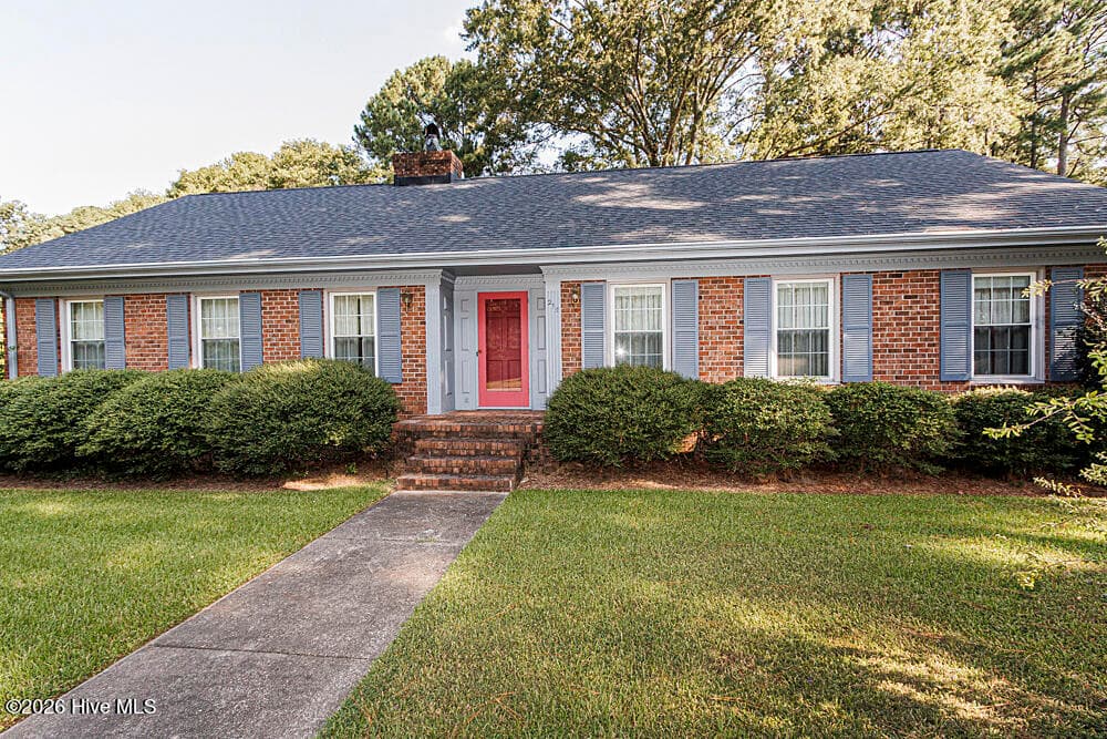 Single Family Residence at 218 Forest Hills Road NW, Wilson, NC 27896
