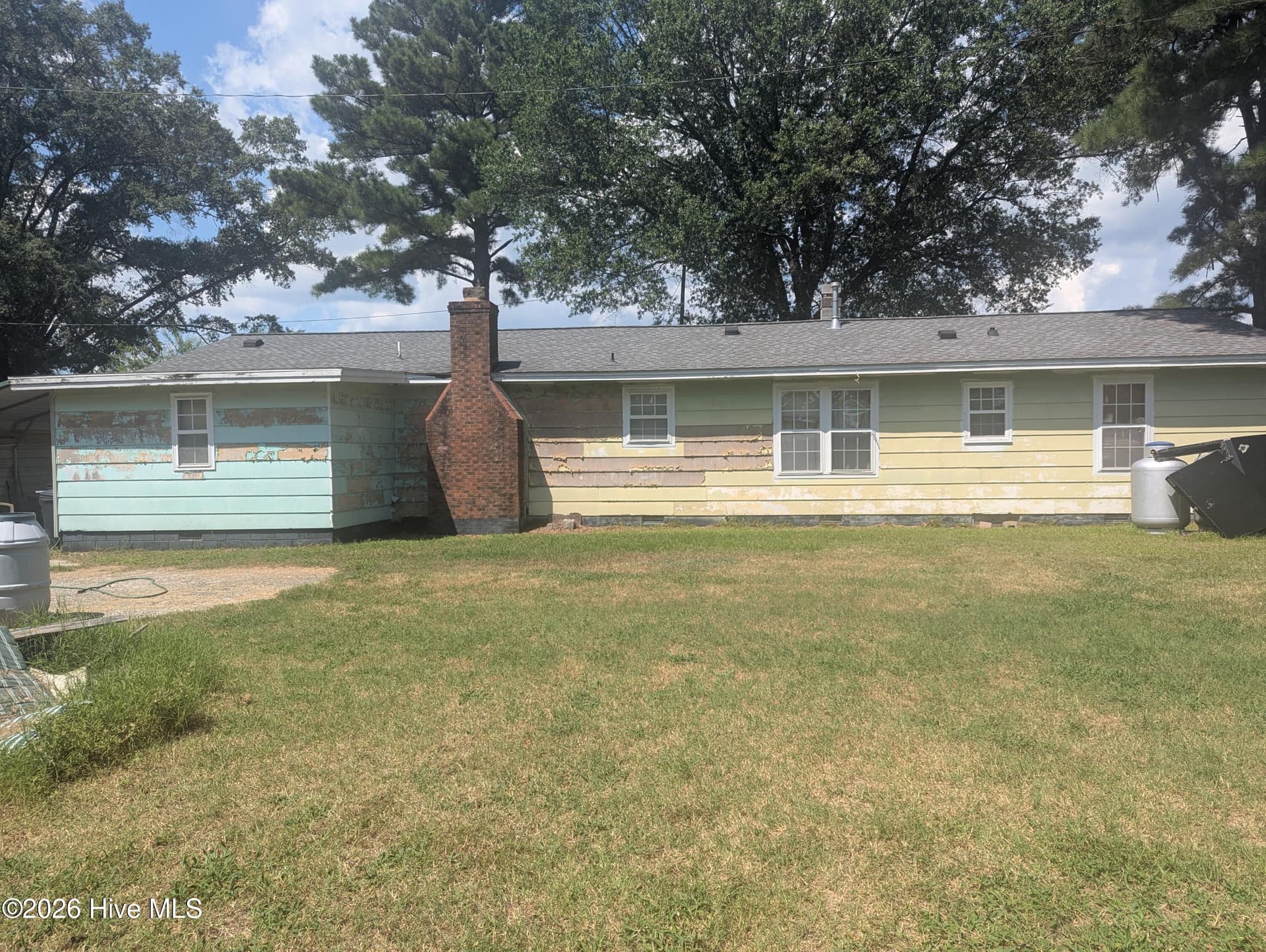 Single Family Residence at 720 Old Moore Road, Selma, NC 27576, photo 12 of 17