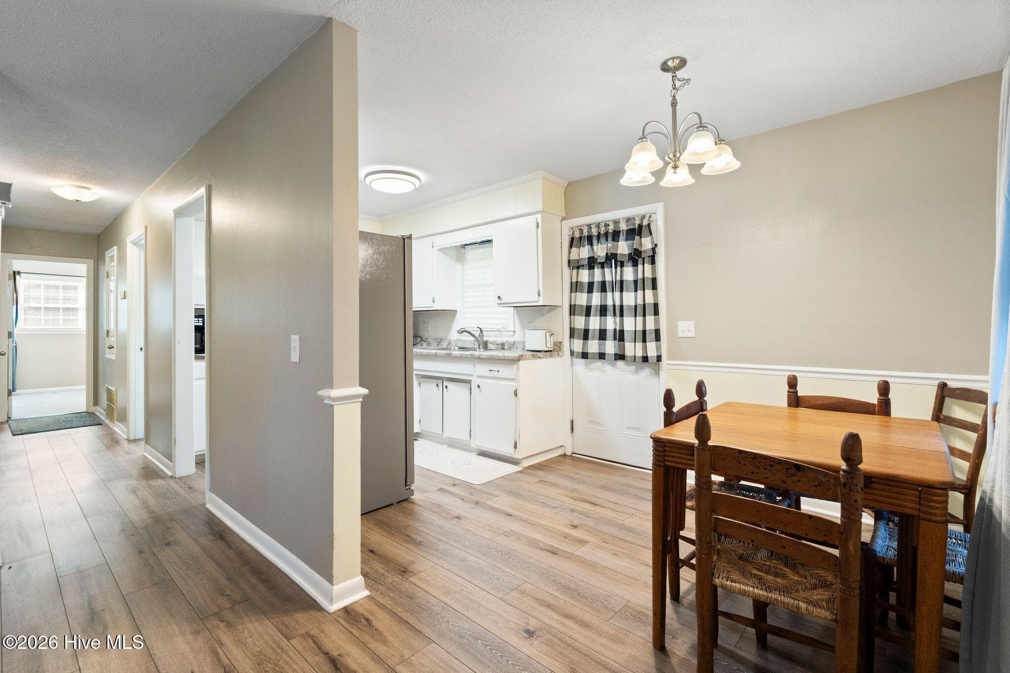 Single Family Residence at 354 Mercer Avenue, Wilmington, NC 28403, photo 5 of 22
