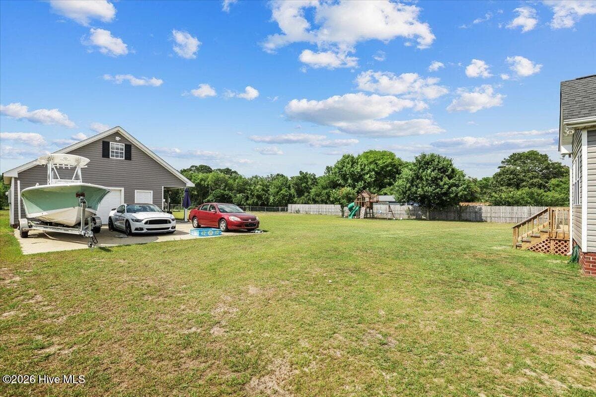 Vast yard - 105 Pointe Drive, La Grange, NC 28551