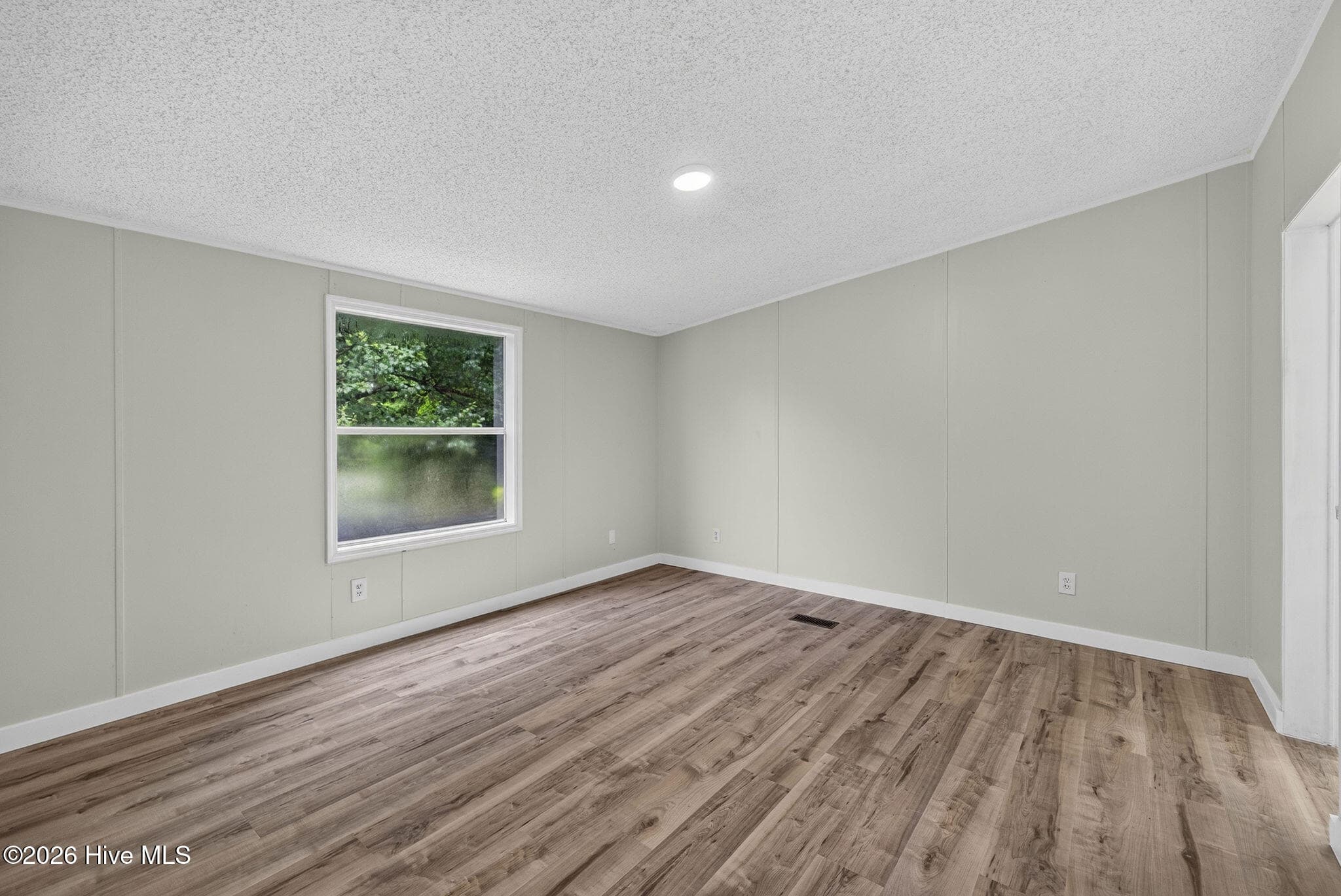 Manufactured Home at 145 Bellhammon Forest Drive, Rocky Point, NC 28457, photo 15 of 43