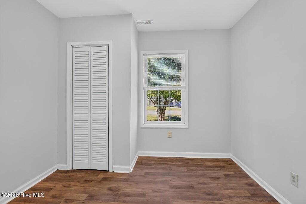 Middle Bedroom on the front - 830 Clark Avenue, New Bern, NC 28560