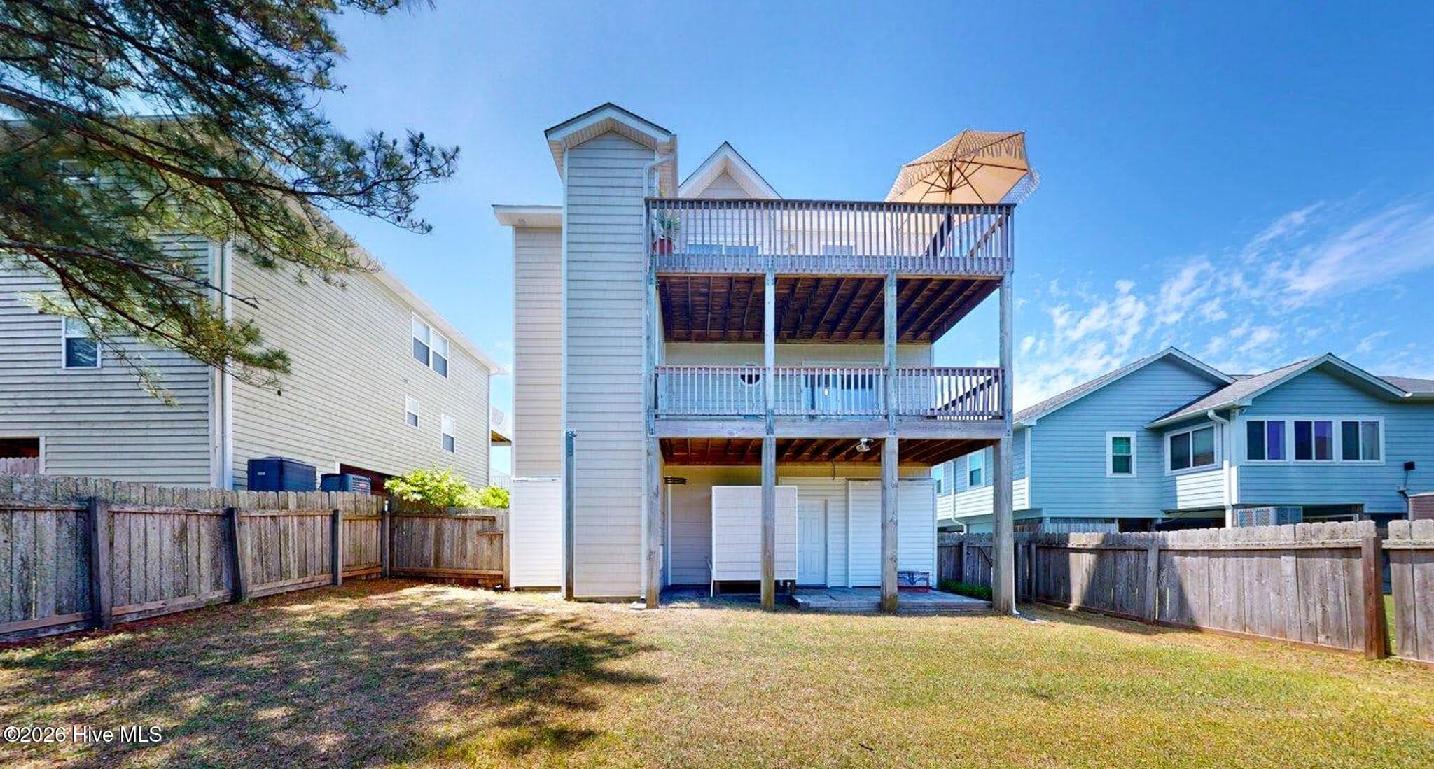 Back fenced lawn - 58 N Ridge, Surf City, NC 28445