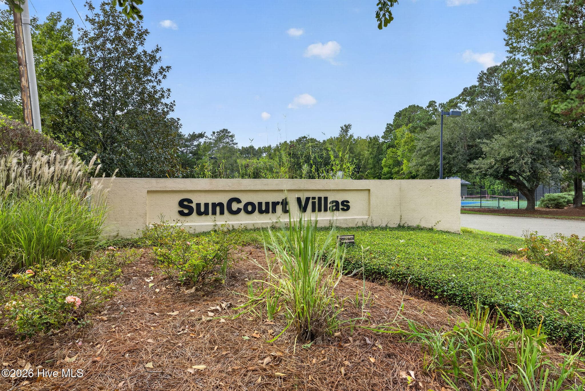 Single Family Residence at 1425 Suncourt Villa Drive, Wilmington, NC 28409, photo 4 of 5