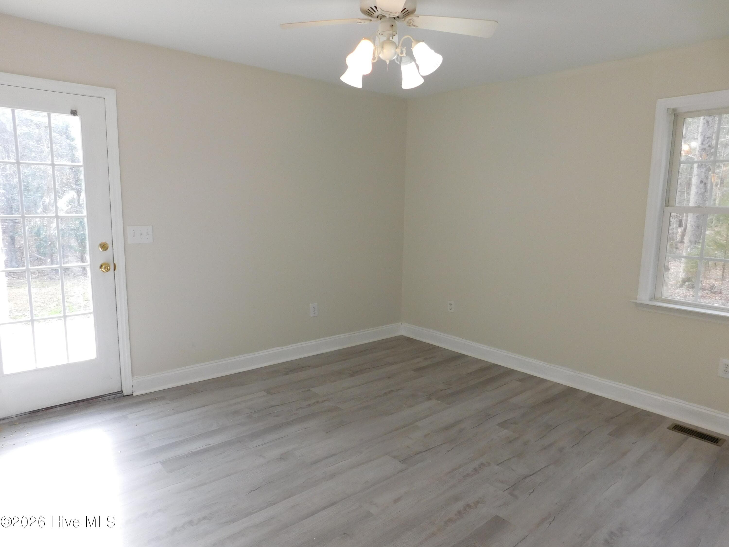Single Family Residence at 273 Scott Farm Lane, New Bern, NC 28562, photo 18 of 25