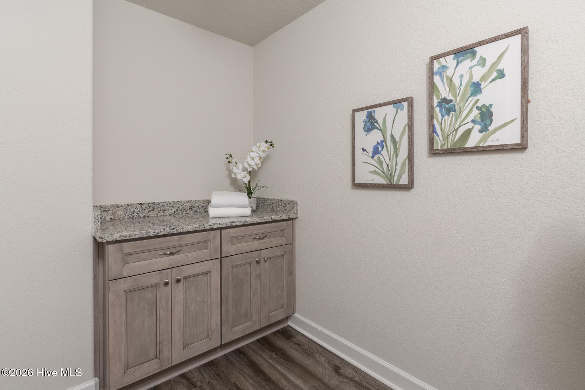 Single Family Residence at 151 Newtown Road, Moyock, NC 27958, photo 6 of 7