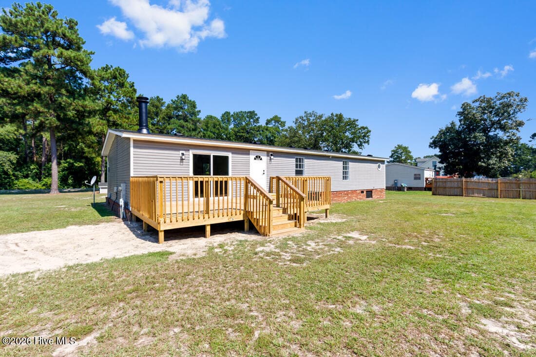 Manufactured Home at 5837 Parkton Road, Hope Mills, NC 28348, photo 34 of 43