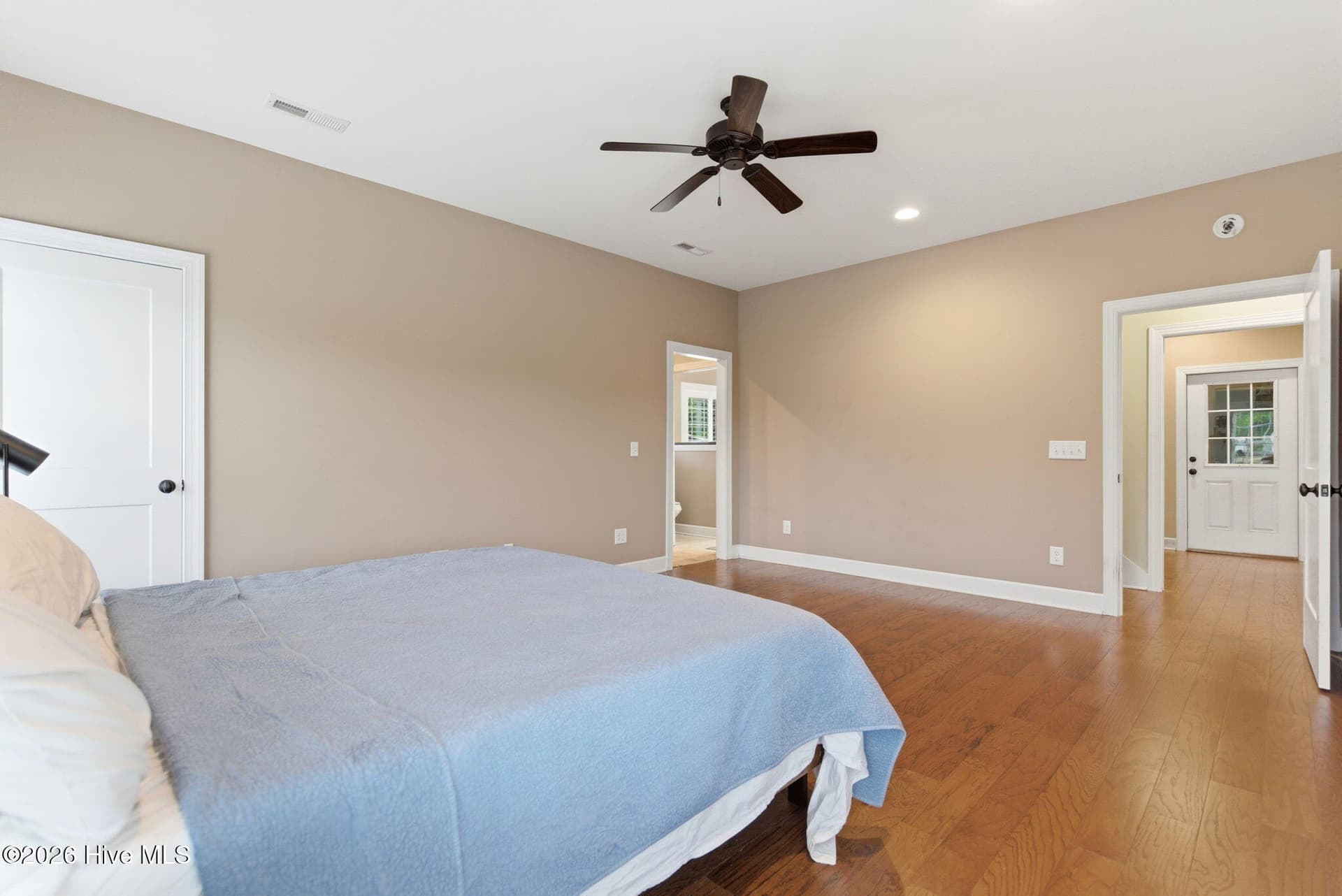 Single Family Residence at 6112 Sycamore Avenue, Castle Hayne, NC 28429, photo 3 of 5