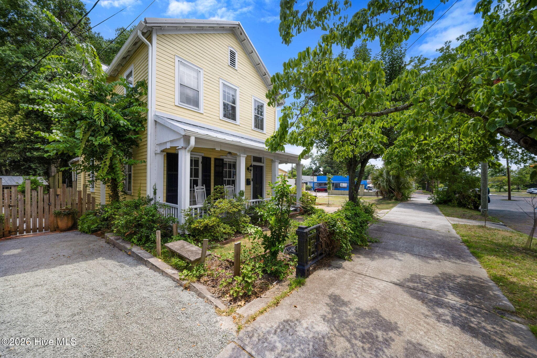 Single Family Residence at 106 Castle Street, Wilmington, NC 28401, photo 2 of 54
