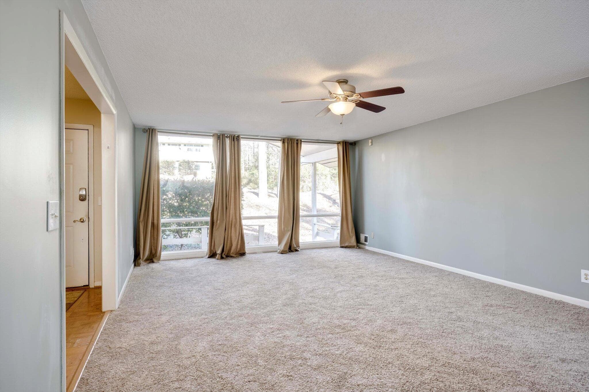 Single Family Residence at 715 Hammond Drive, North Augusta, SC 29841, photo 6 of 43