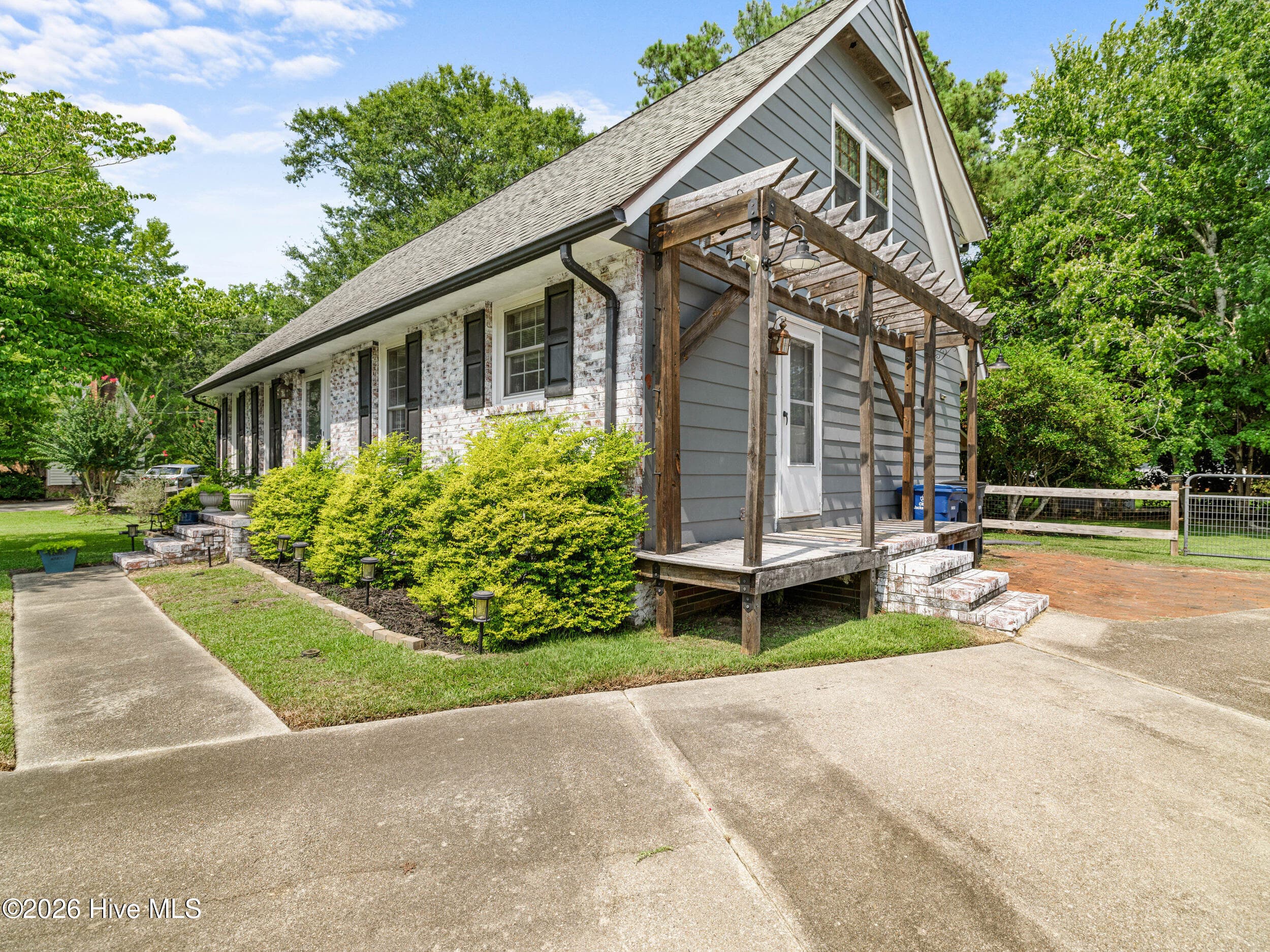 Single Family Residence at 1408 Cando Place, Jacksonville, NC 28540, photo 5 of 41