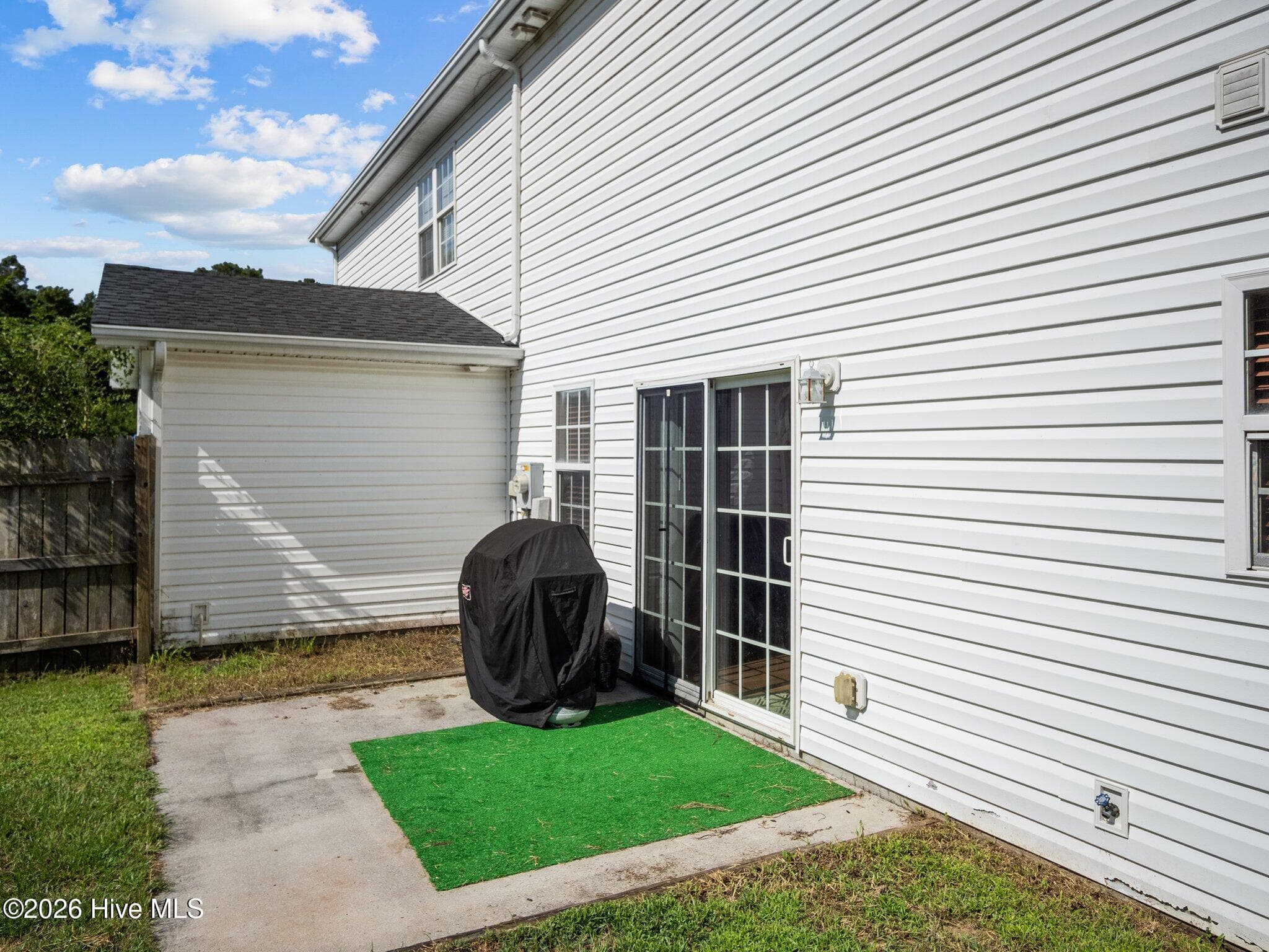 Townhouse at 110 Creeker Town Way, Hubert, NC 28539, photo 7 of 44