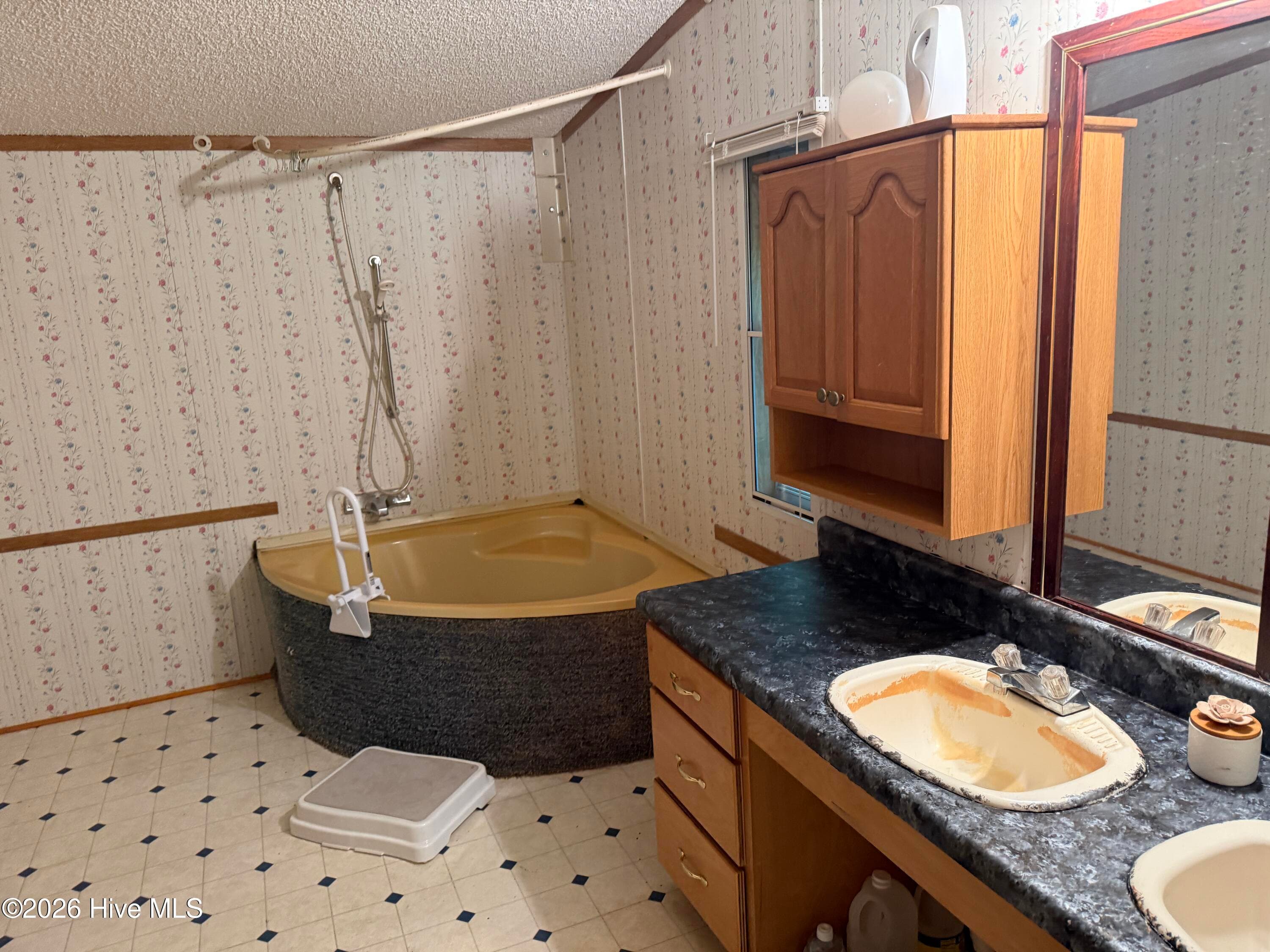 Manufactured Home at 558 Rhea Branch Road, Marble, NC 28905, photo 14 of 26