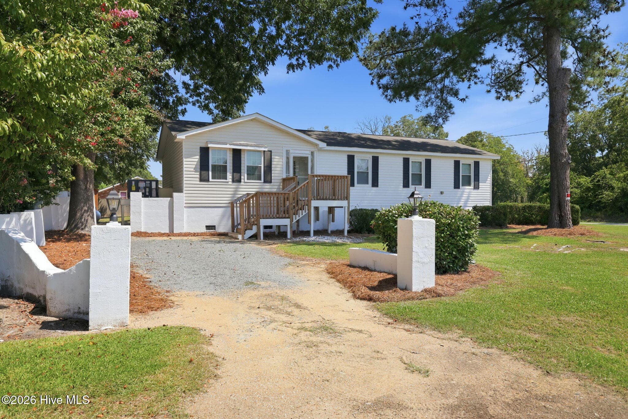 Single Family Residence at 17 Old Fort Shores Road, Chocowinity, NC 27817, photo 5 of 46