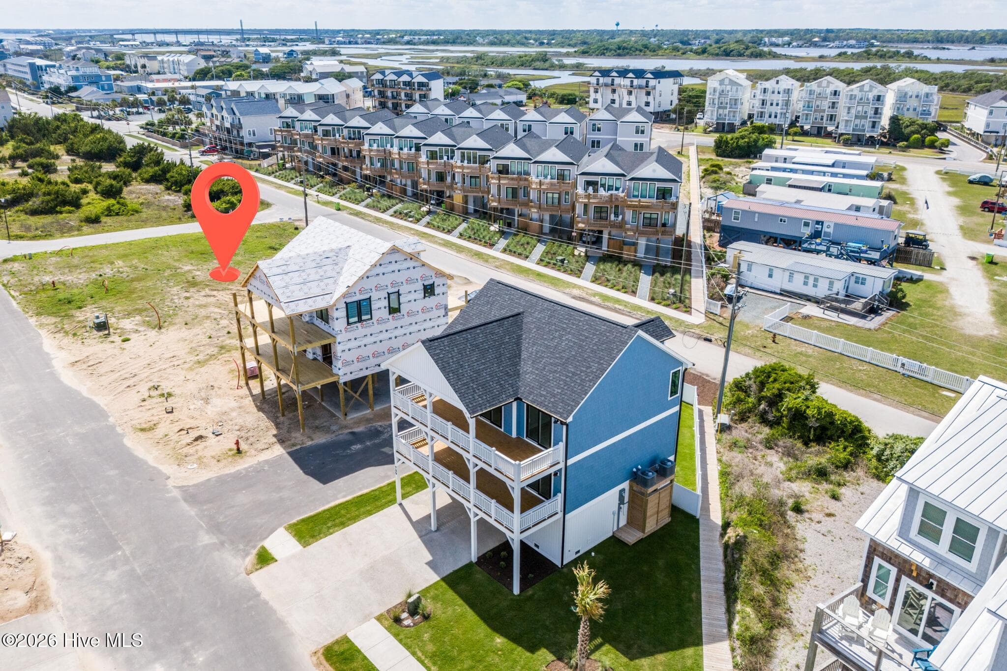 Single Family Residence at 735 Dune Ridge Court, Surf City, NC 28445, photo 11 of 37