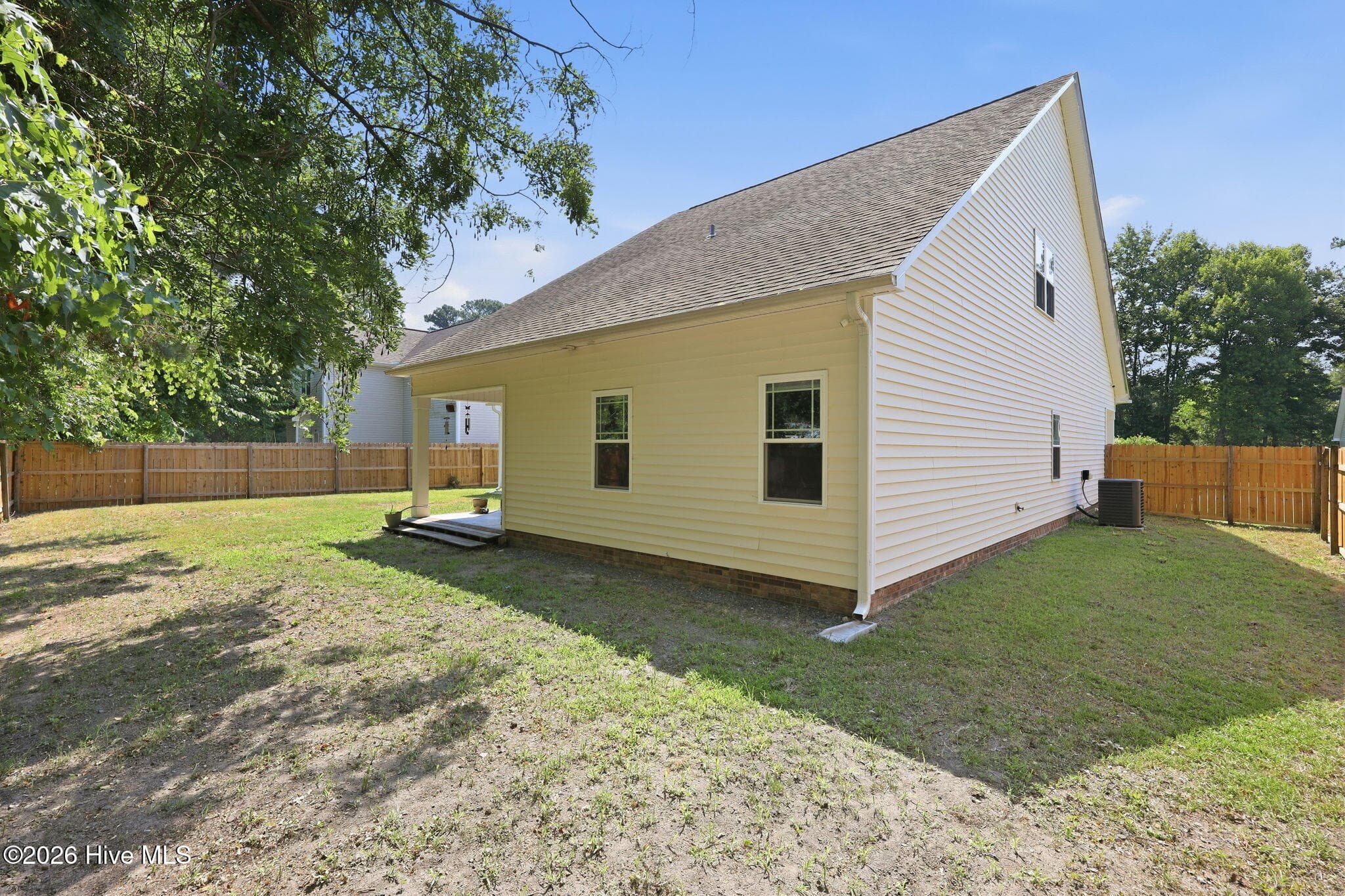 Single Family Residence at 402 Satterfield Drive, New Bern, NC 28560, photo 30 of 42