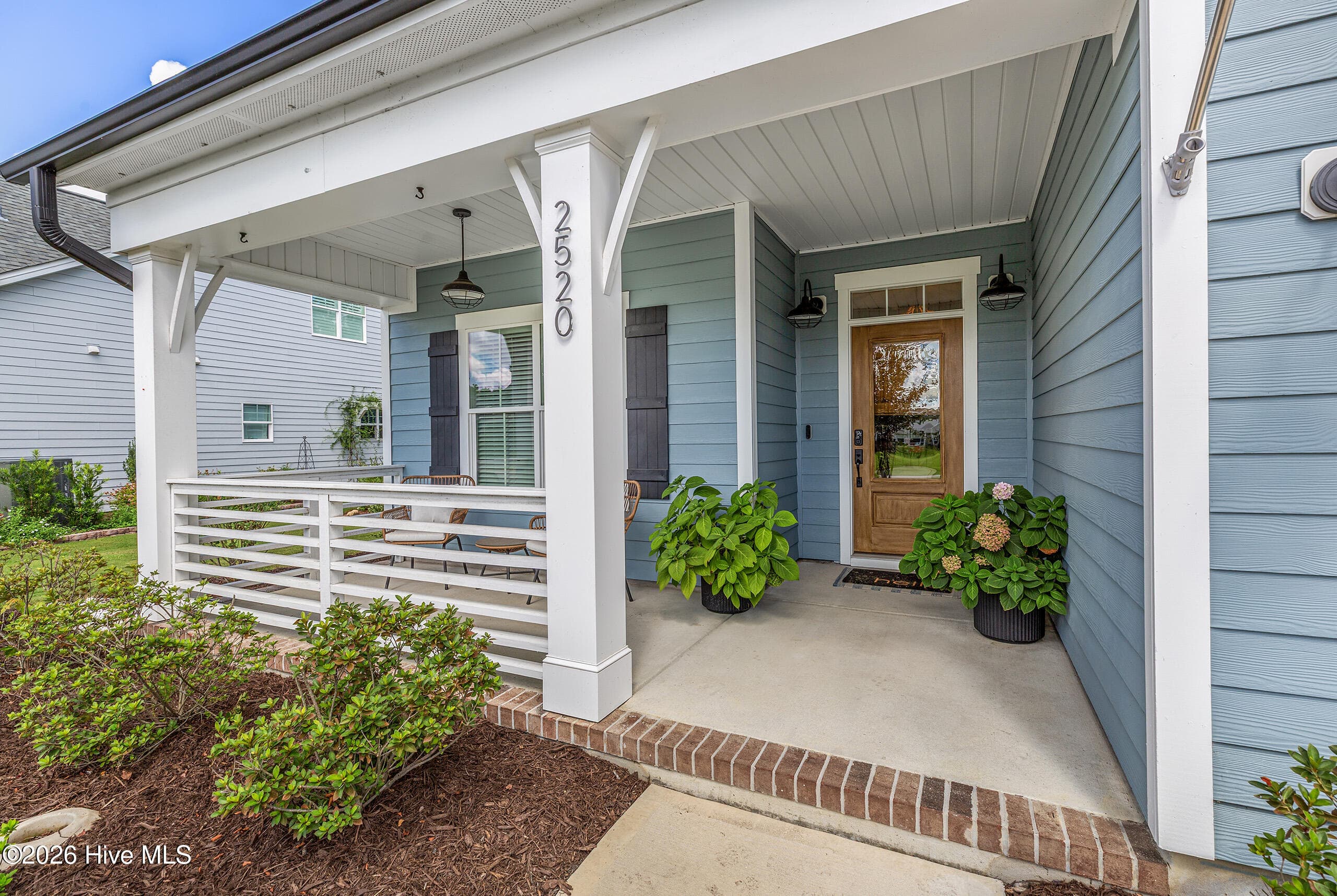 Single Family Residence at 2520 Lakeside Circle, Wilmington, NC 28401, photo 4 of 79