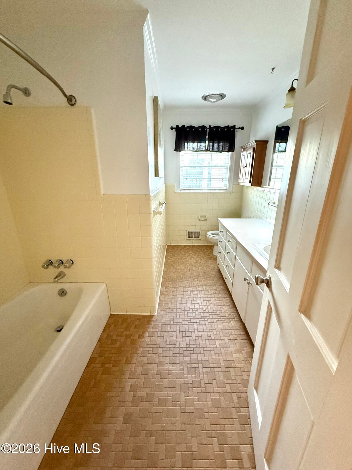 Single Family Residence at 2106 Southview Drive, Greenville, NC 27858, photo 18 of 20