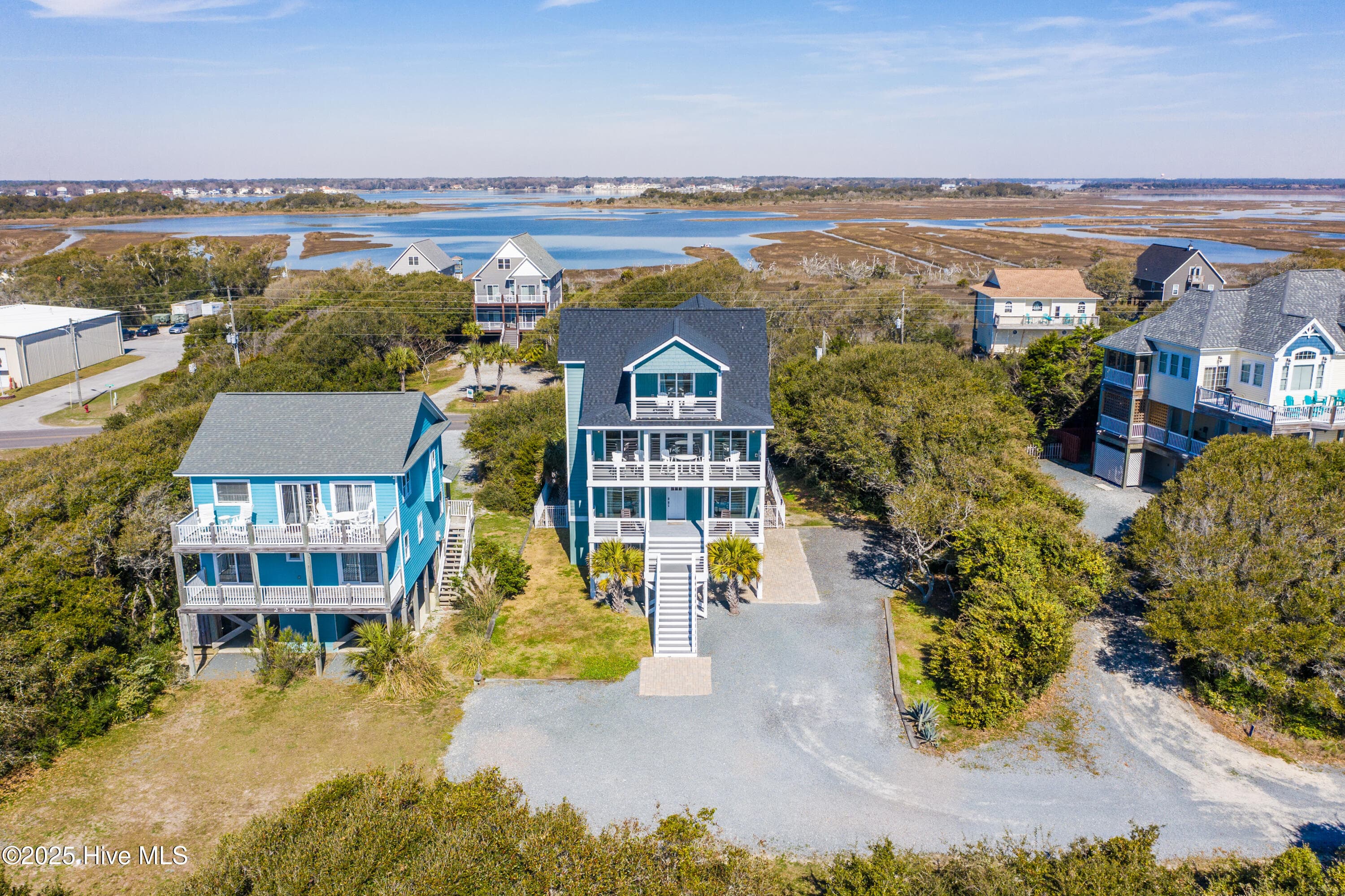 Single Family Residence at 6 Bottlenose Boulevard, North Topsail Beach, NC 28460, photo 7 of 51