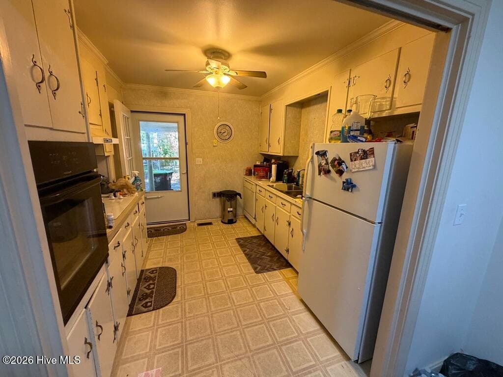 Duplex at 1014 W Main Street, Williamston, NC 27892, photo 8 of 24