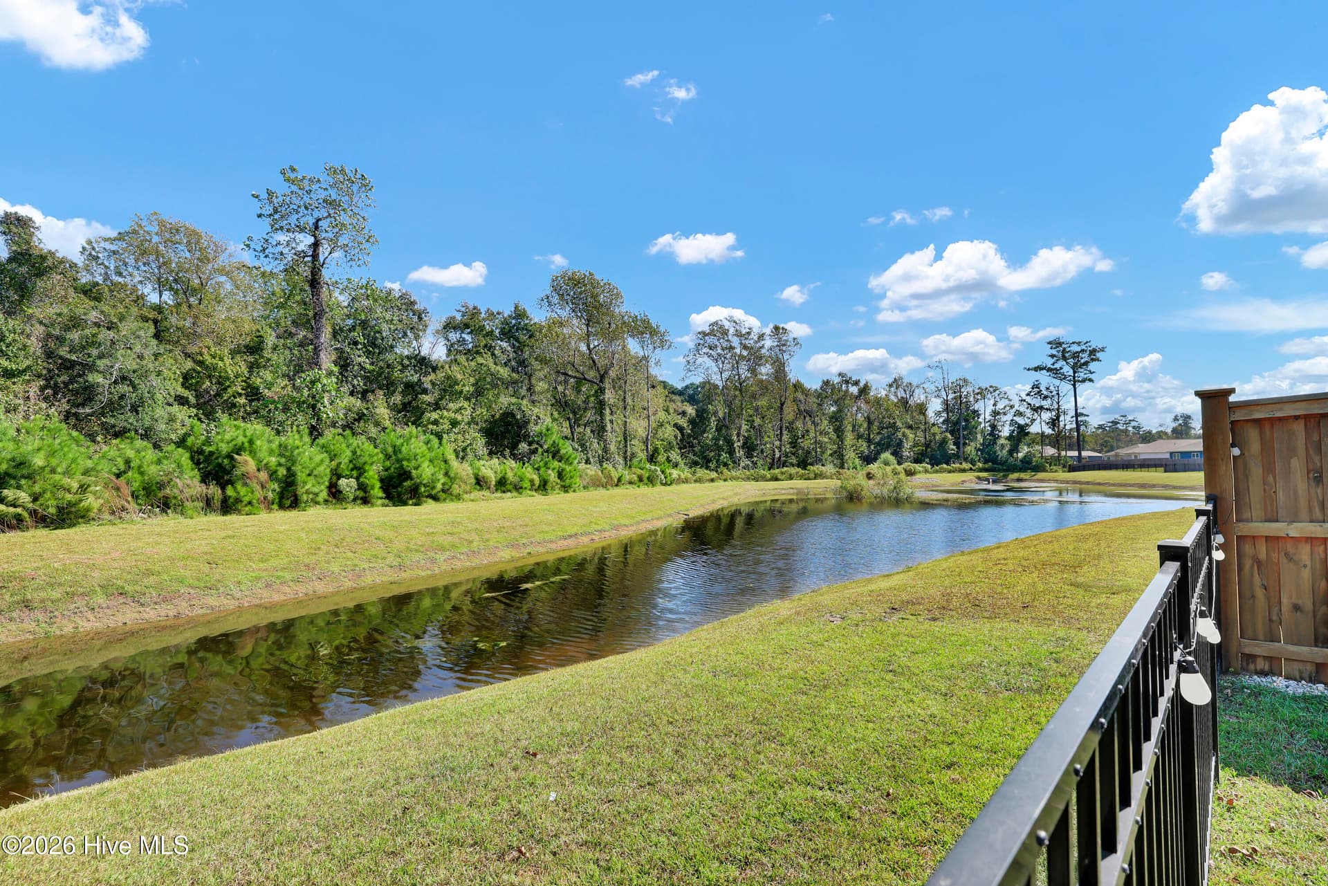 Pond View - 512 Edgewater Way, Surf City, NC 28445