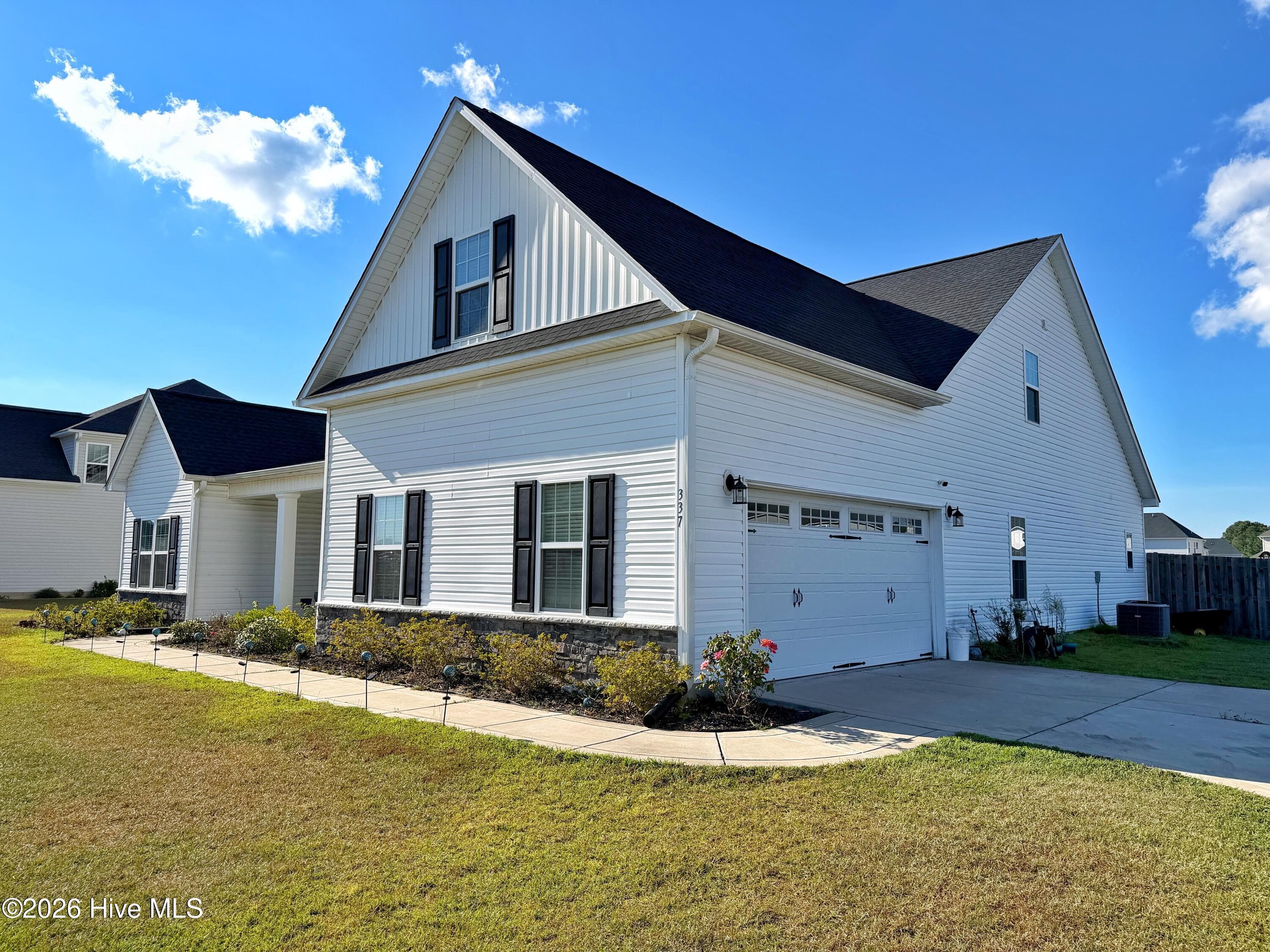 Single Family Residence at 337 Naval Store Drive, Jacksonville, NC 28546, photo 6 of 57