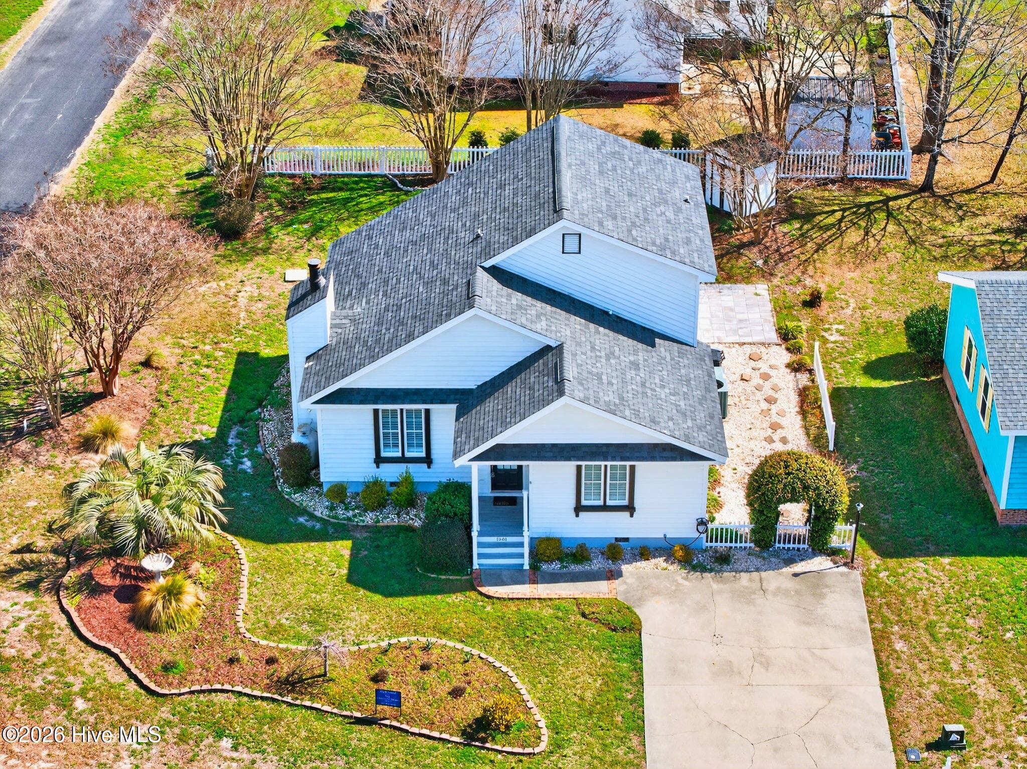 Single Family Residence at 1561 Shipwatch Lane SW, Ocean Isle Beach, NC 28469, photo 4 of 51