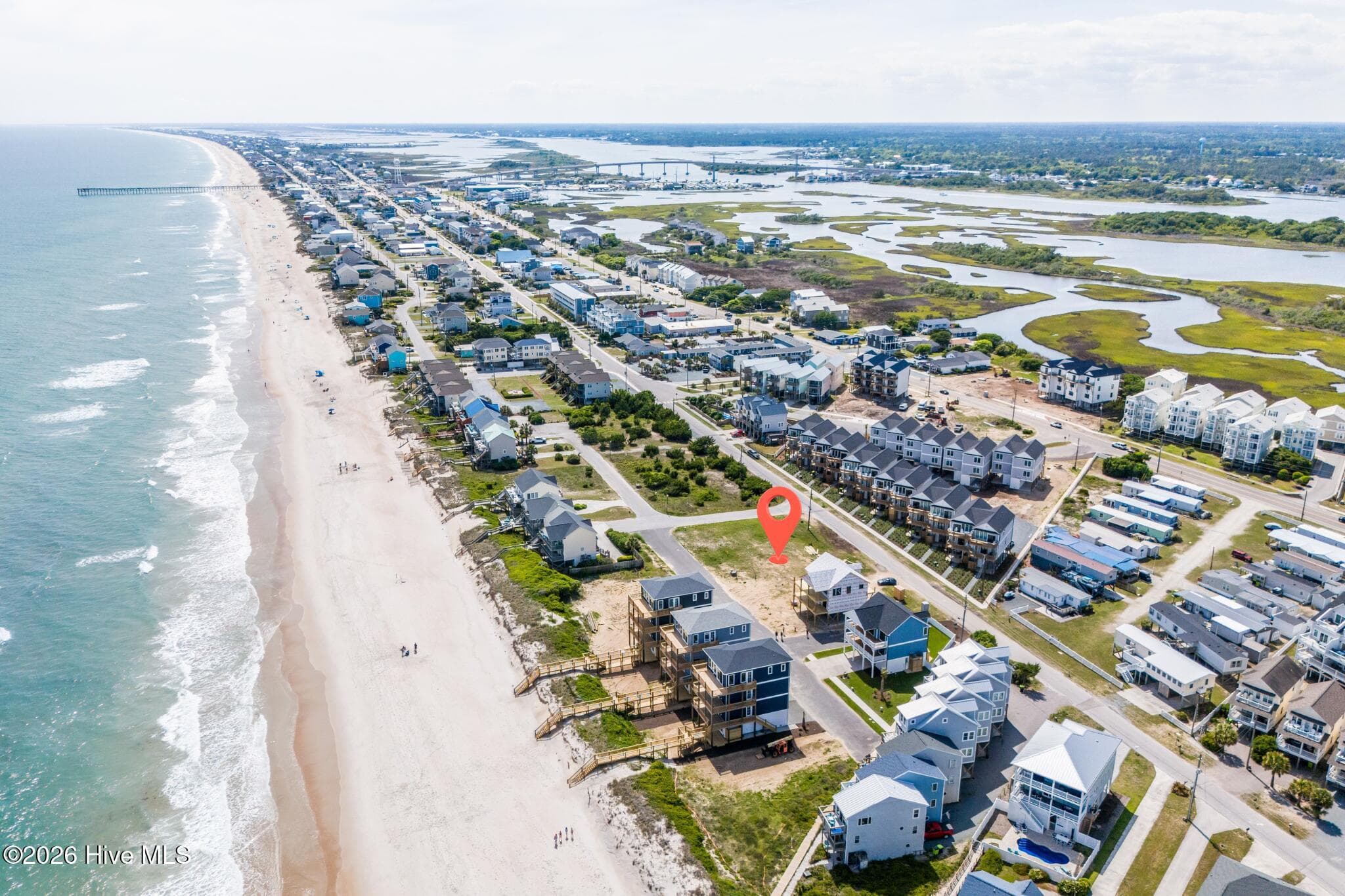 Single Family Residence at 735 Dune Ridge Court, Surf City, NC 28445, photo 5 of 37
