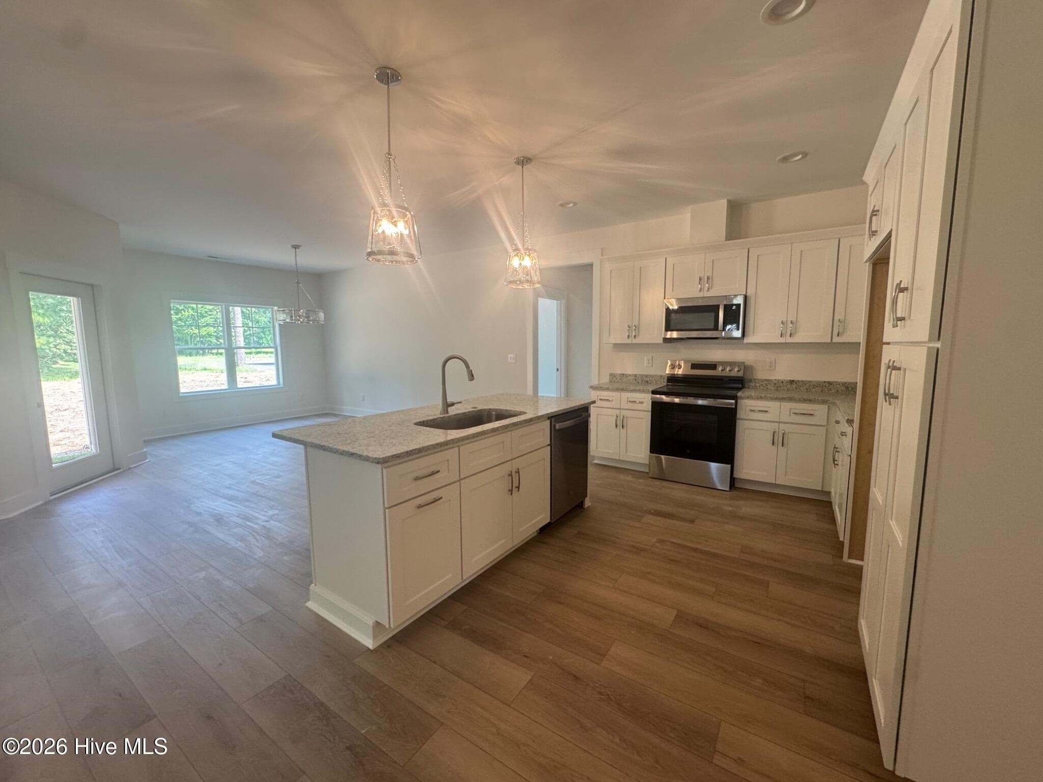 Single Family Residence at 31 Currituck Court, Oriental, NC 28571, photo 8 of 93