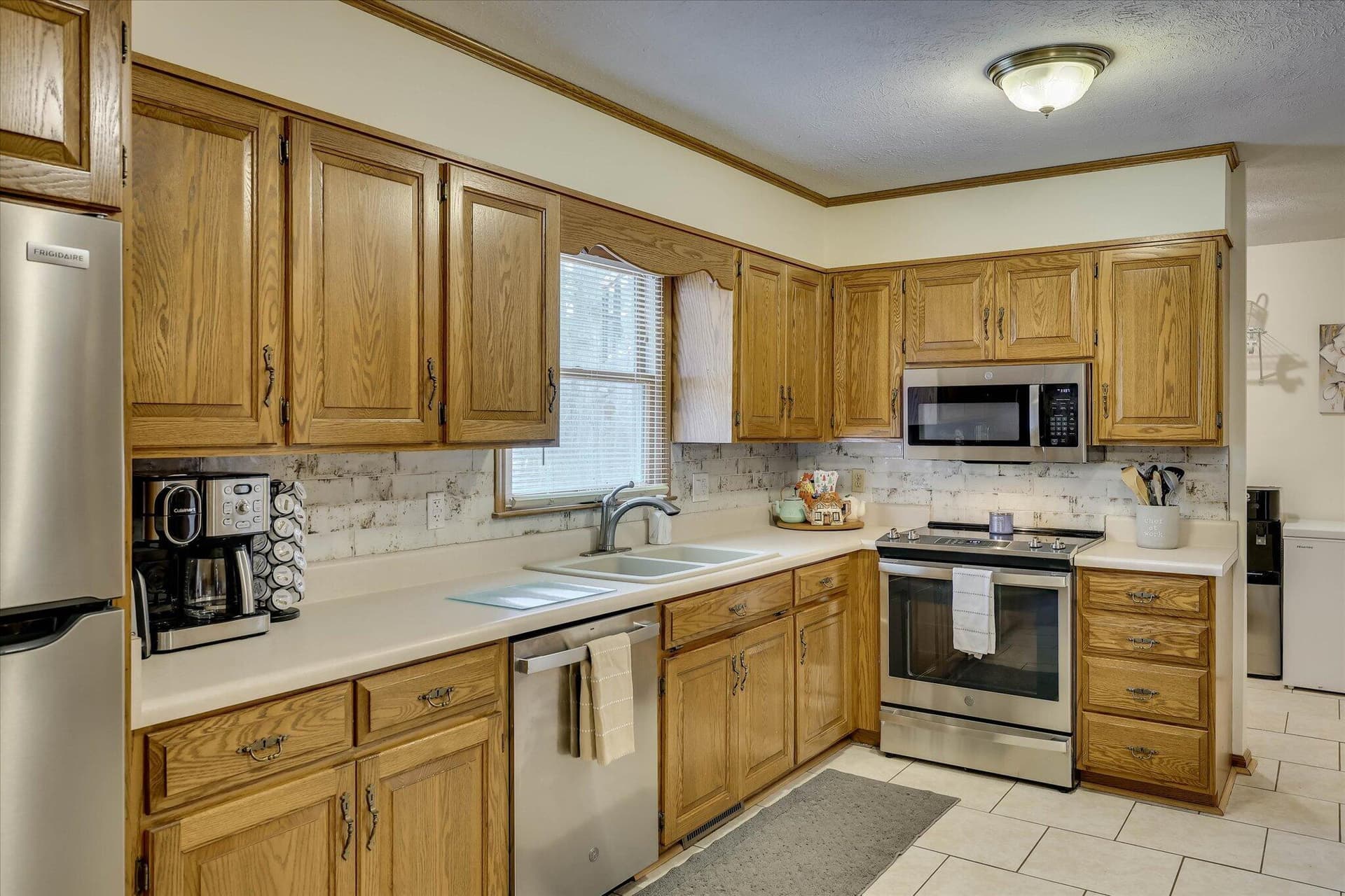 Single Family Residence at 206 Peachtree Street, McCormick, SC 29835, photo 13 of 41