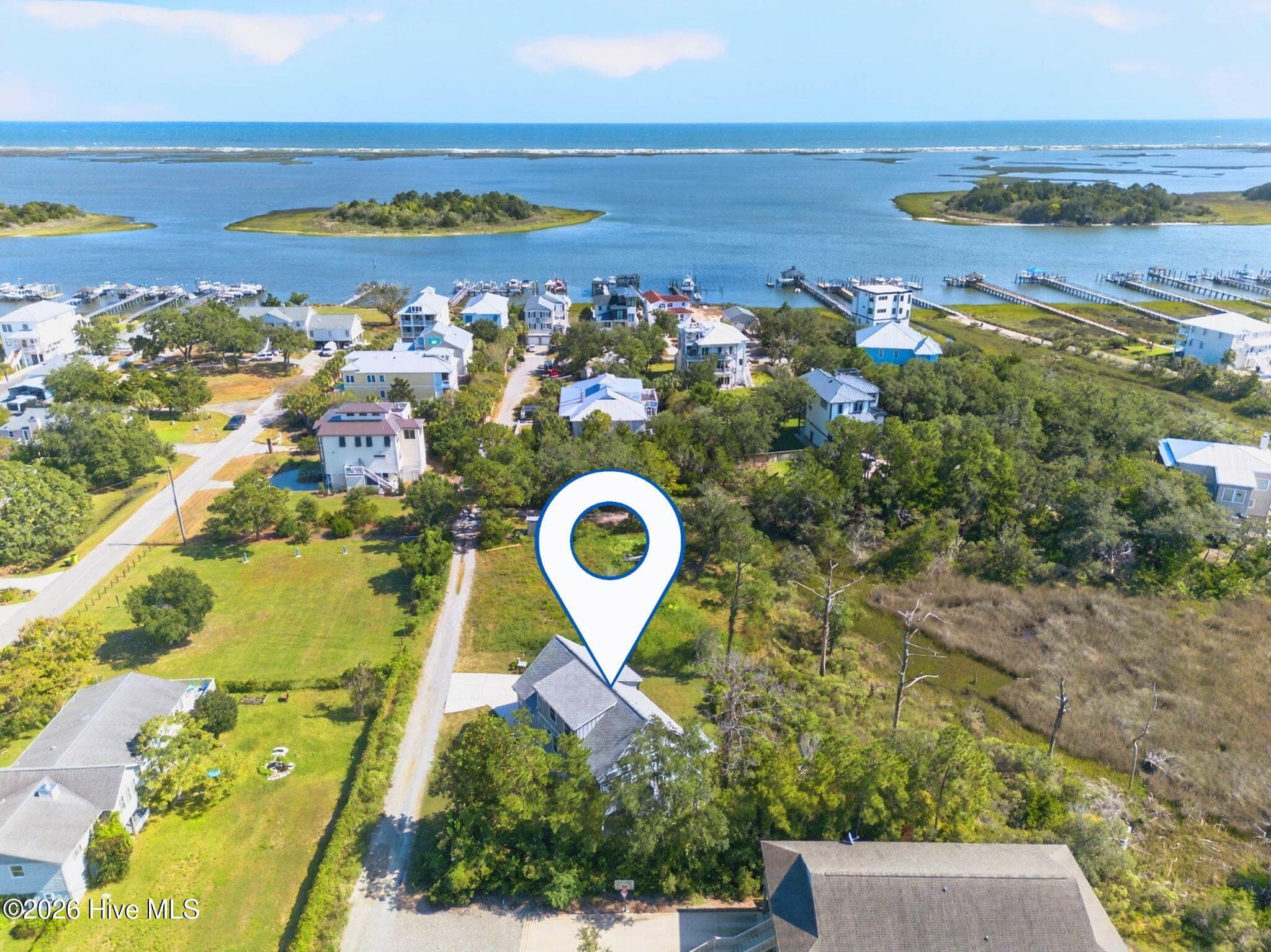 Single Family Residence at 1406 Marsh Cove Lane, Wilmington, NC 28409, photo 2 of 47