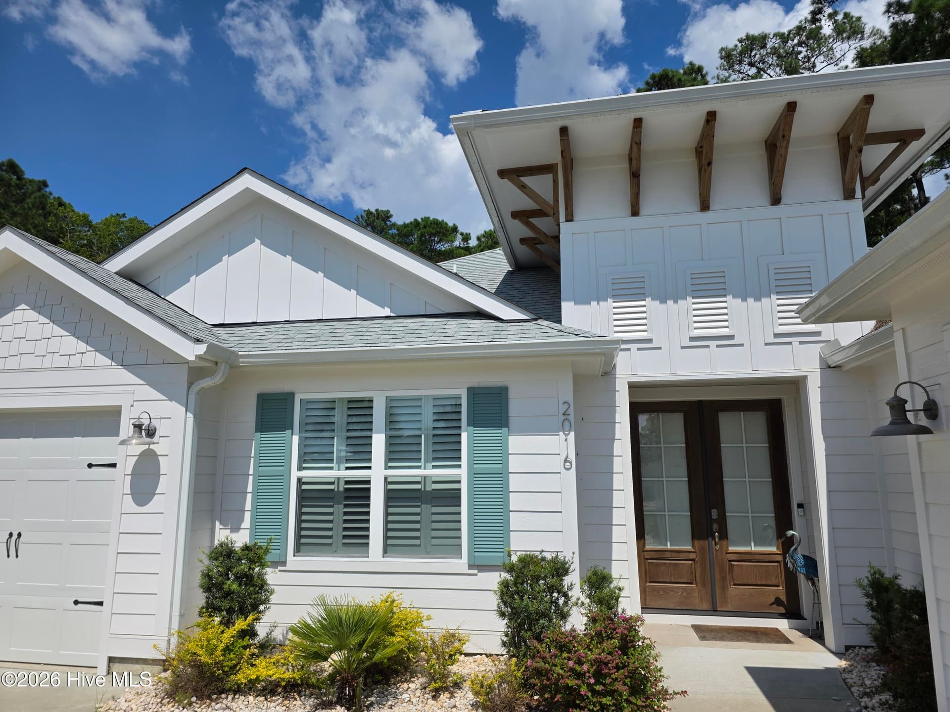 Single Family Residence at 2016 Manor Parc Drive, Calabash, NC 28467, photo 7 of 127