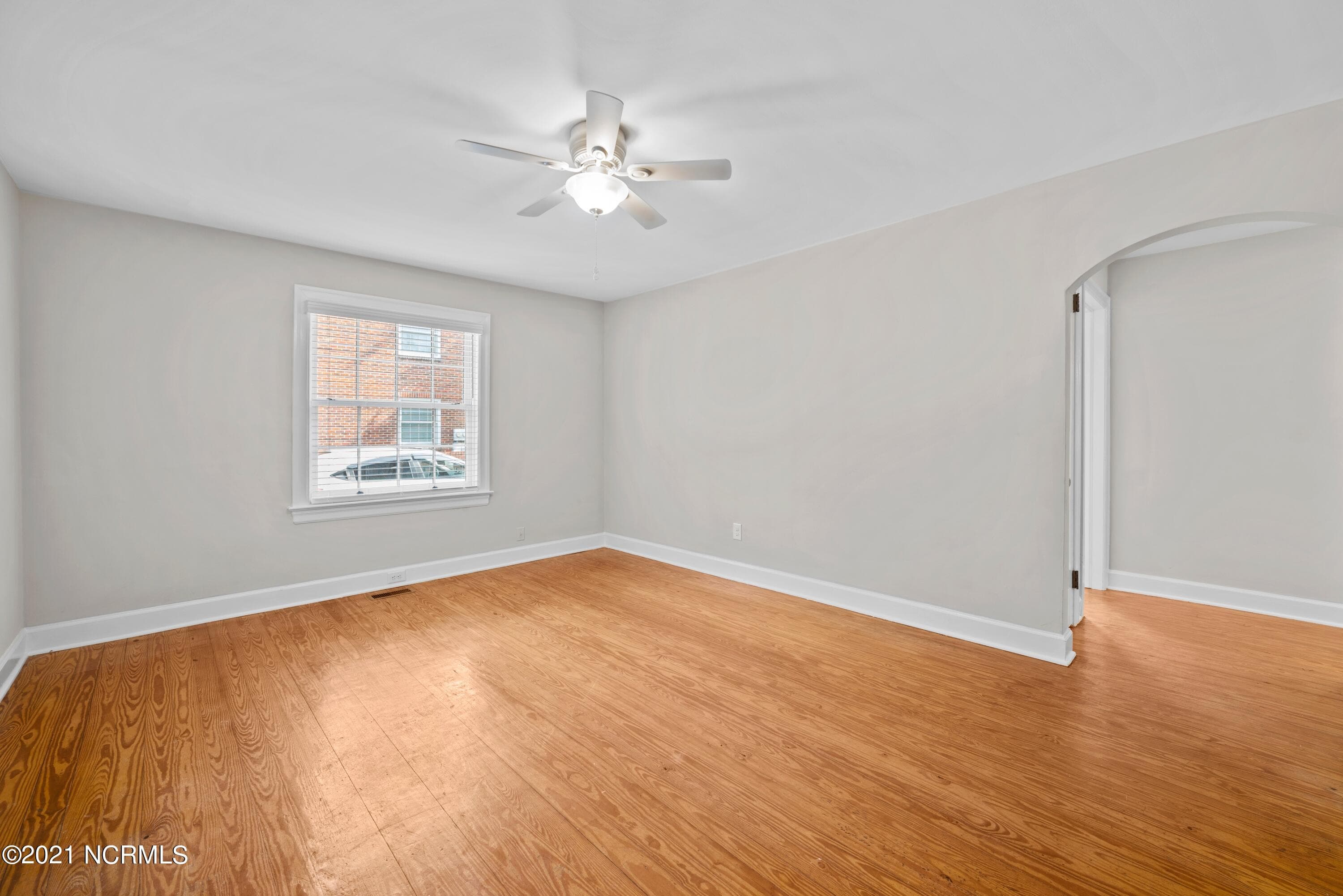 Arch ways of the day - 514 Broad Street, New Bern, NC 28560