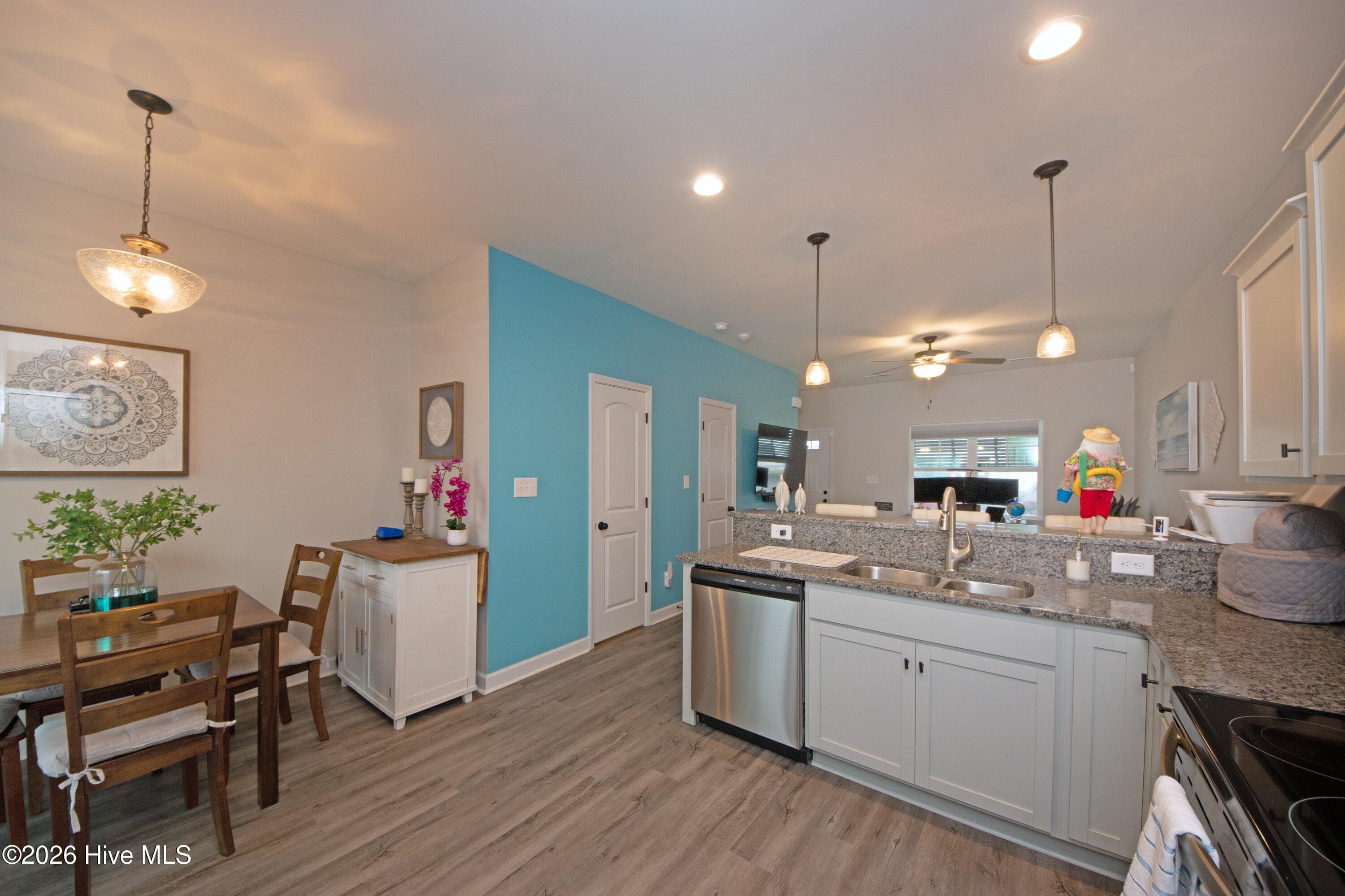 Townhouse at 7 Catalina Circle, Swansboro, NC 28584, photo 15 of 41